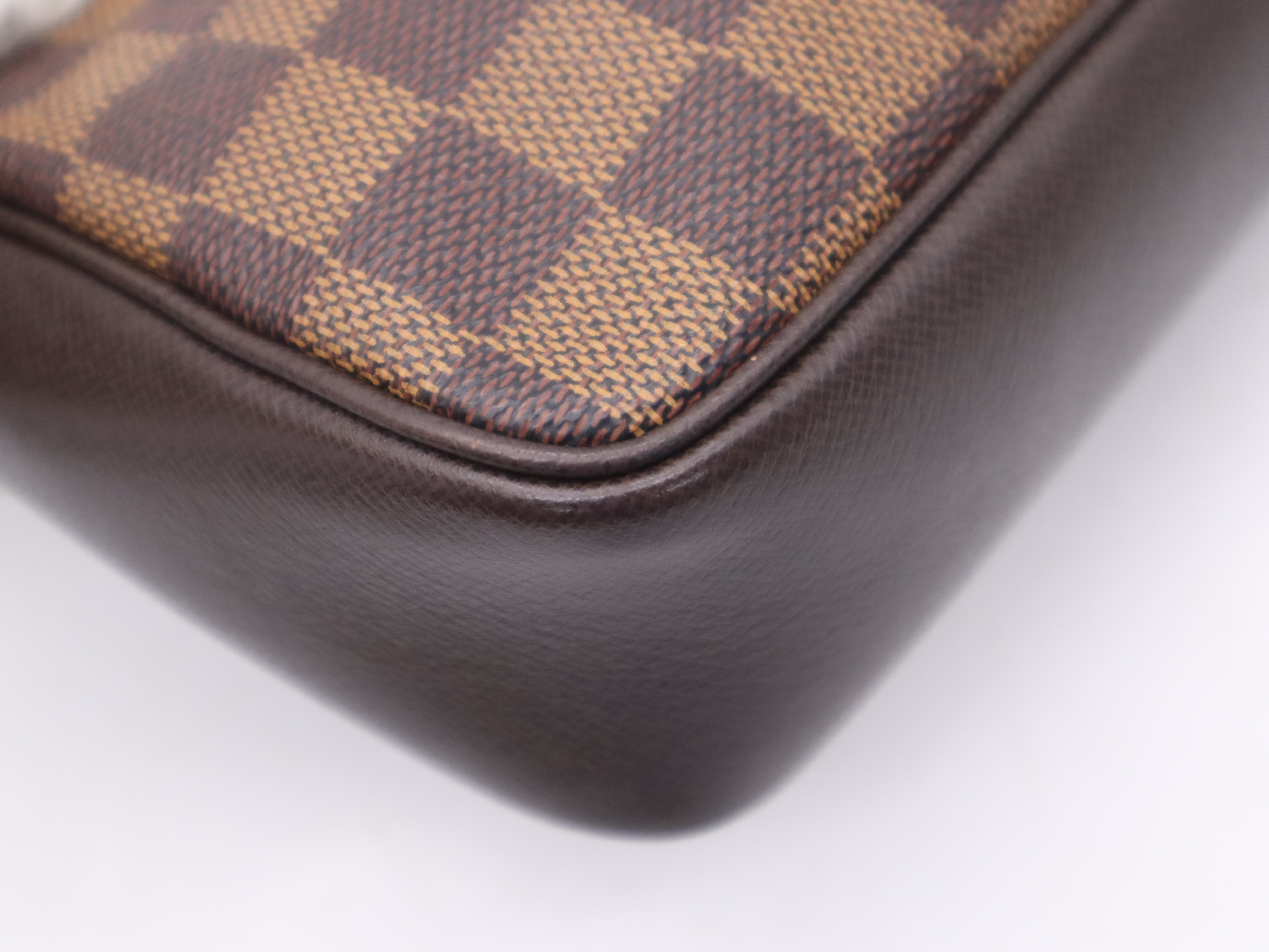 N51982 Damier Trouse Makeup Pouch — view 9