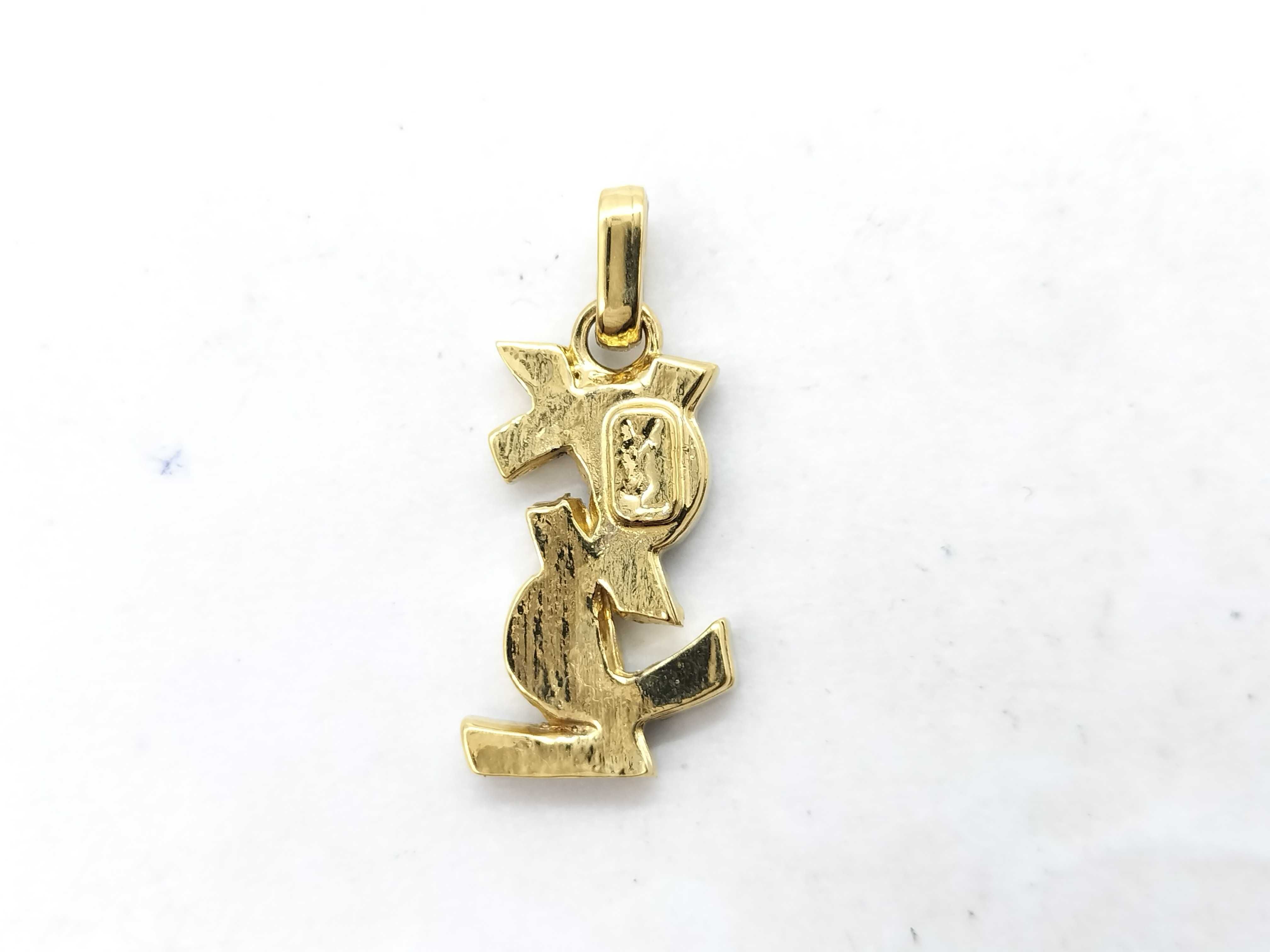 logo pendant top — view 3