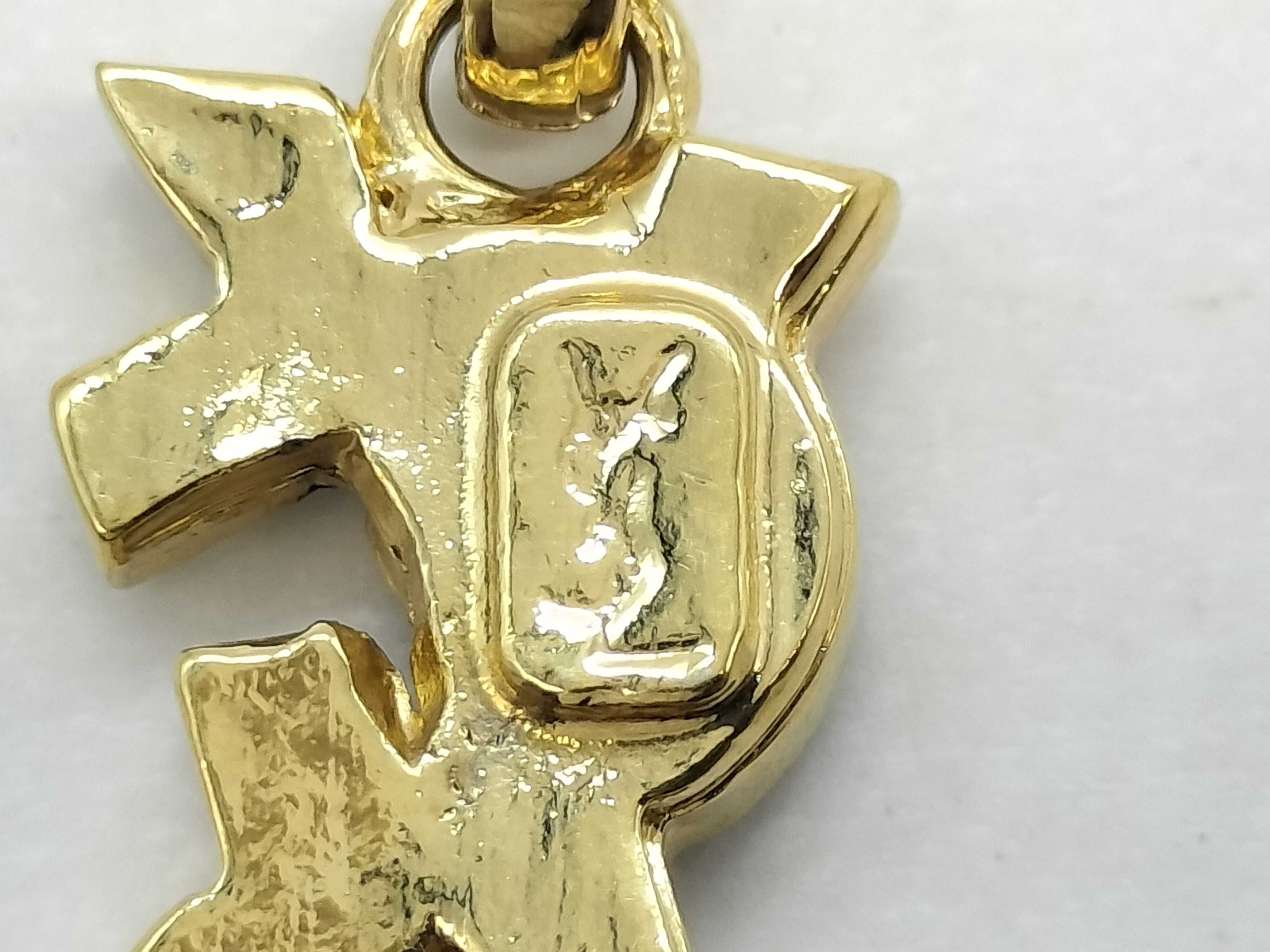 logo pendant top — view 4
