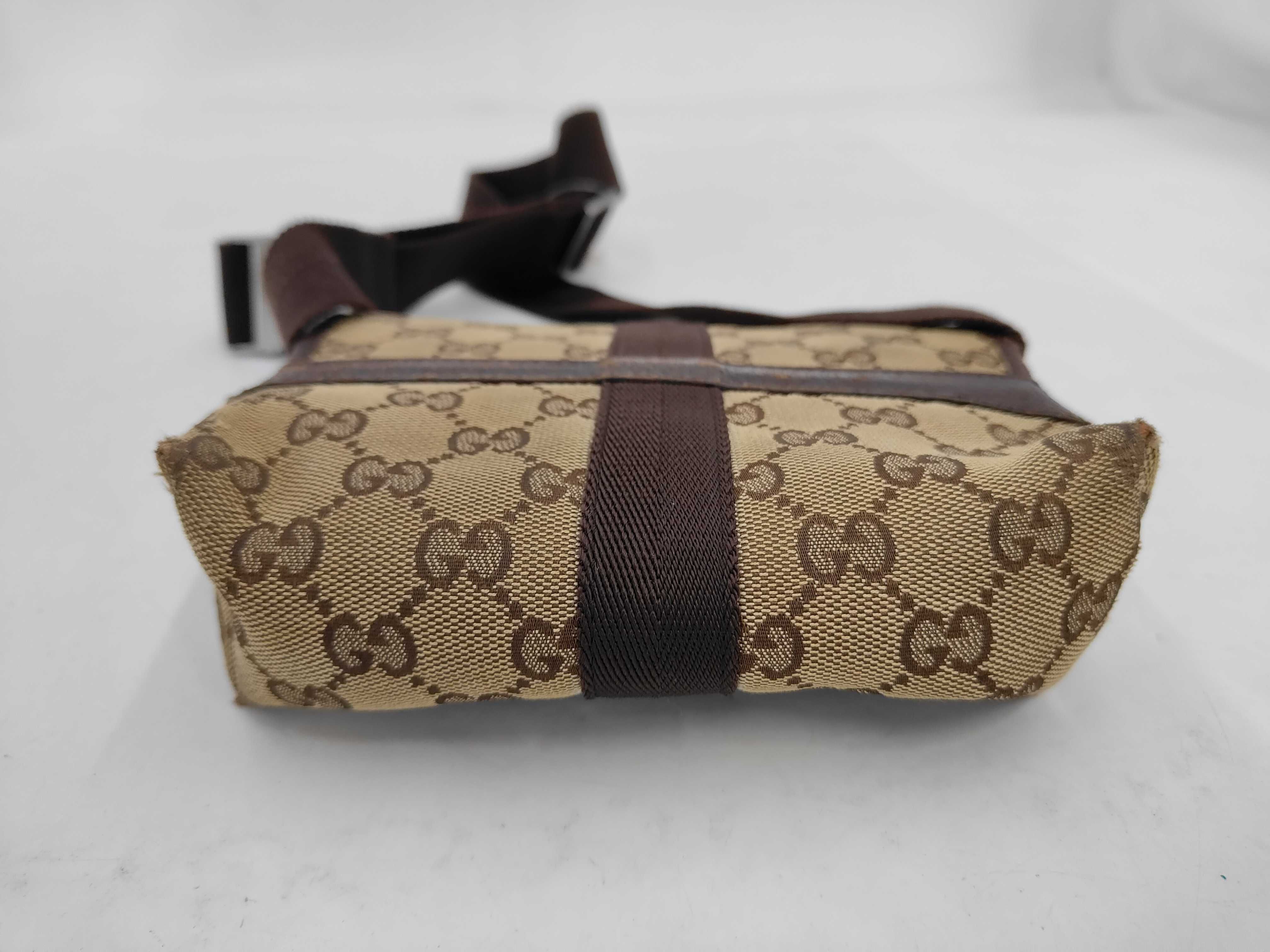 GG Canvas Shoulder Bag — view 3