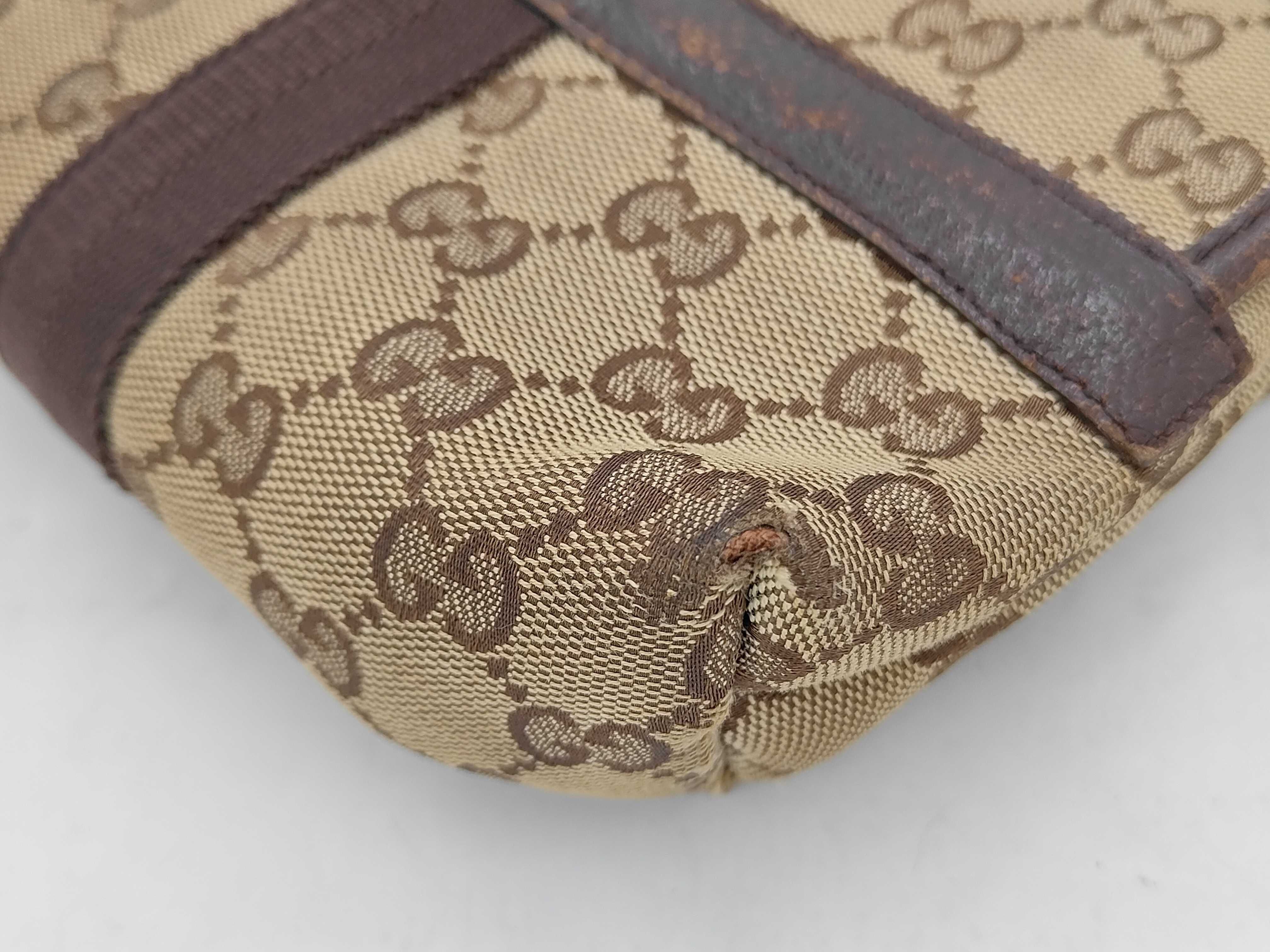 GG Canvas Shoulder Bag — view 4