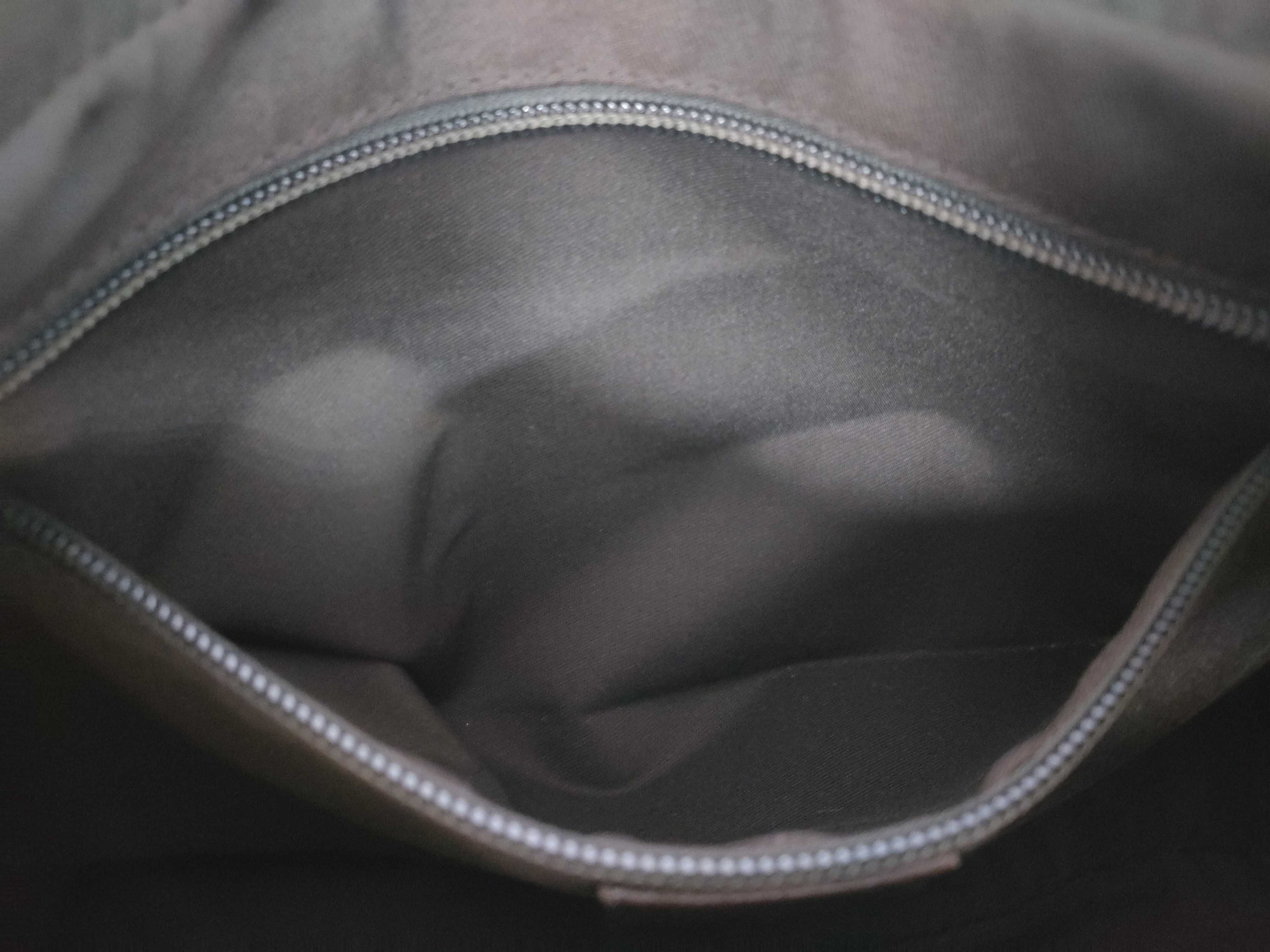 GG Canvas Shoulder Bag — view 11