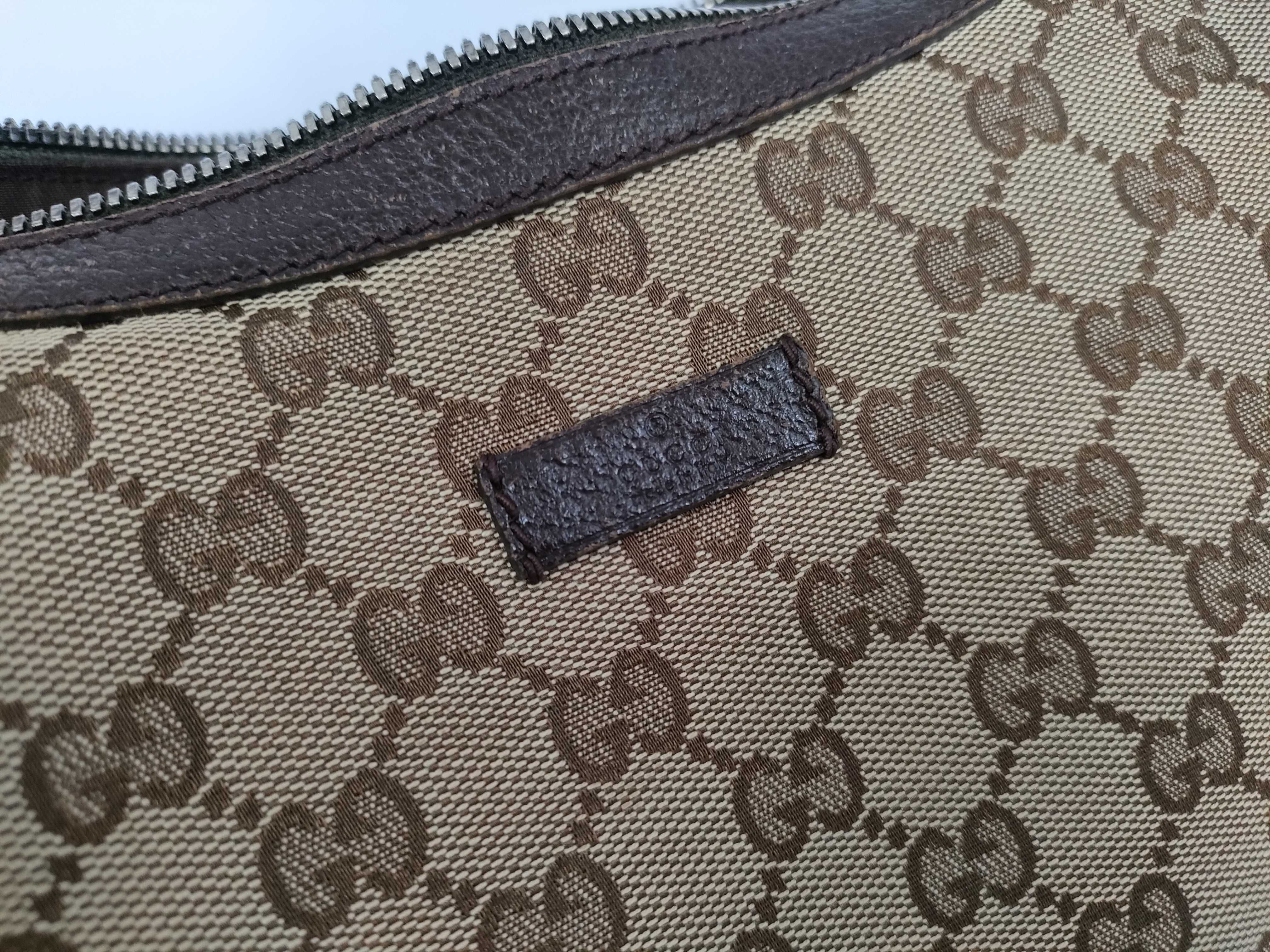 GG Canvas Shoulder Bag — view 15