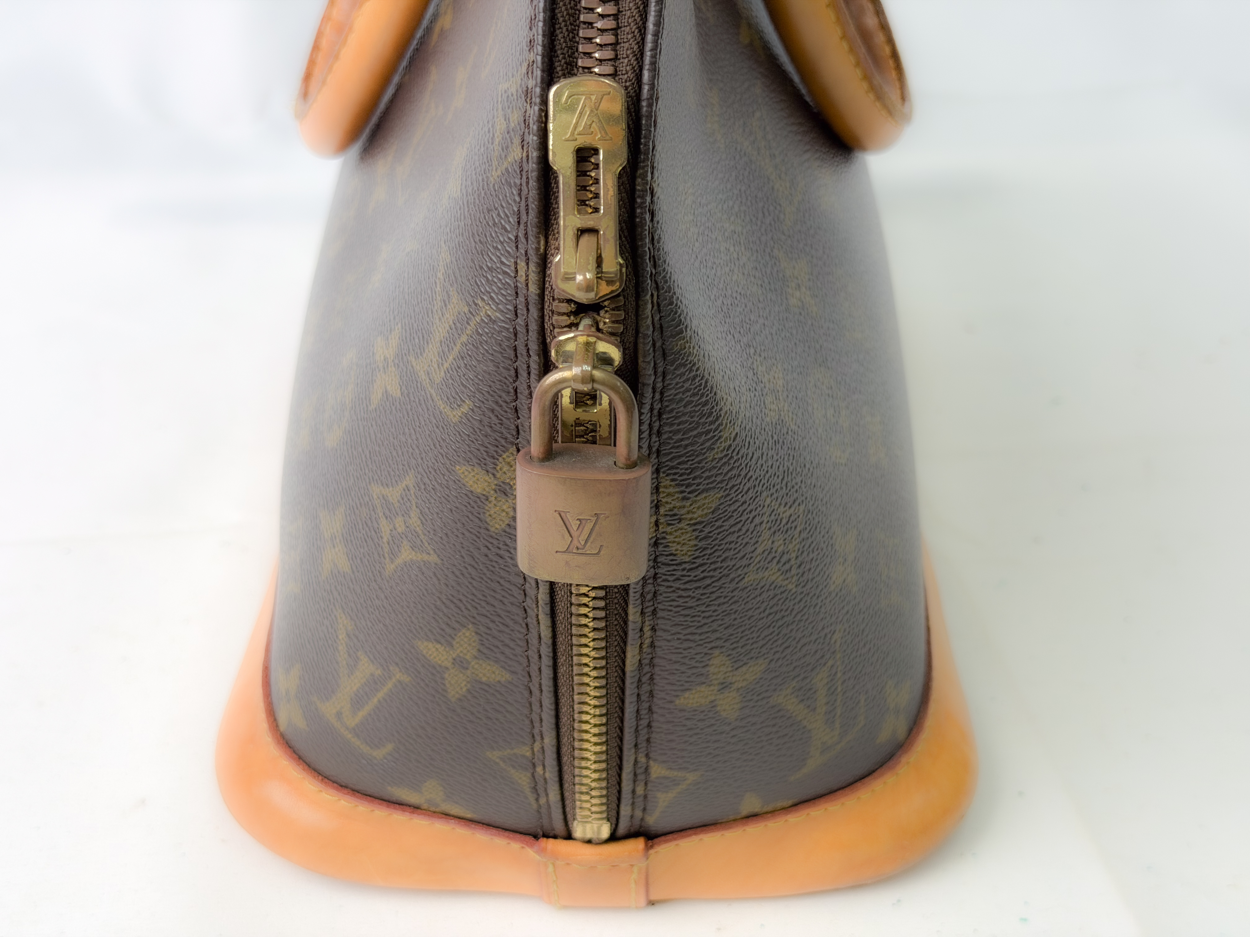 Monogram M51130 Alma PM VI0977 Handbag — view 9