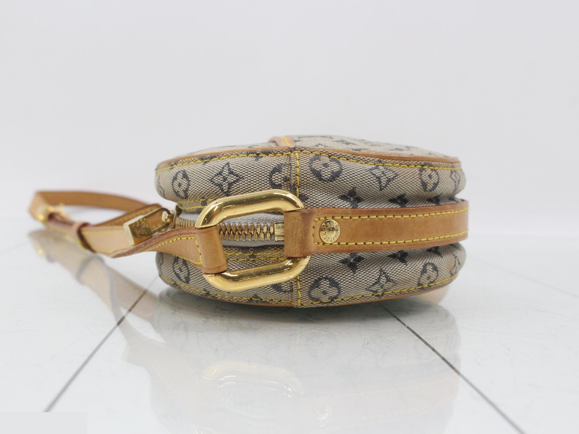 Jeanne PM Shoulder Bag M92001 — view 4