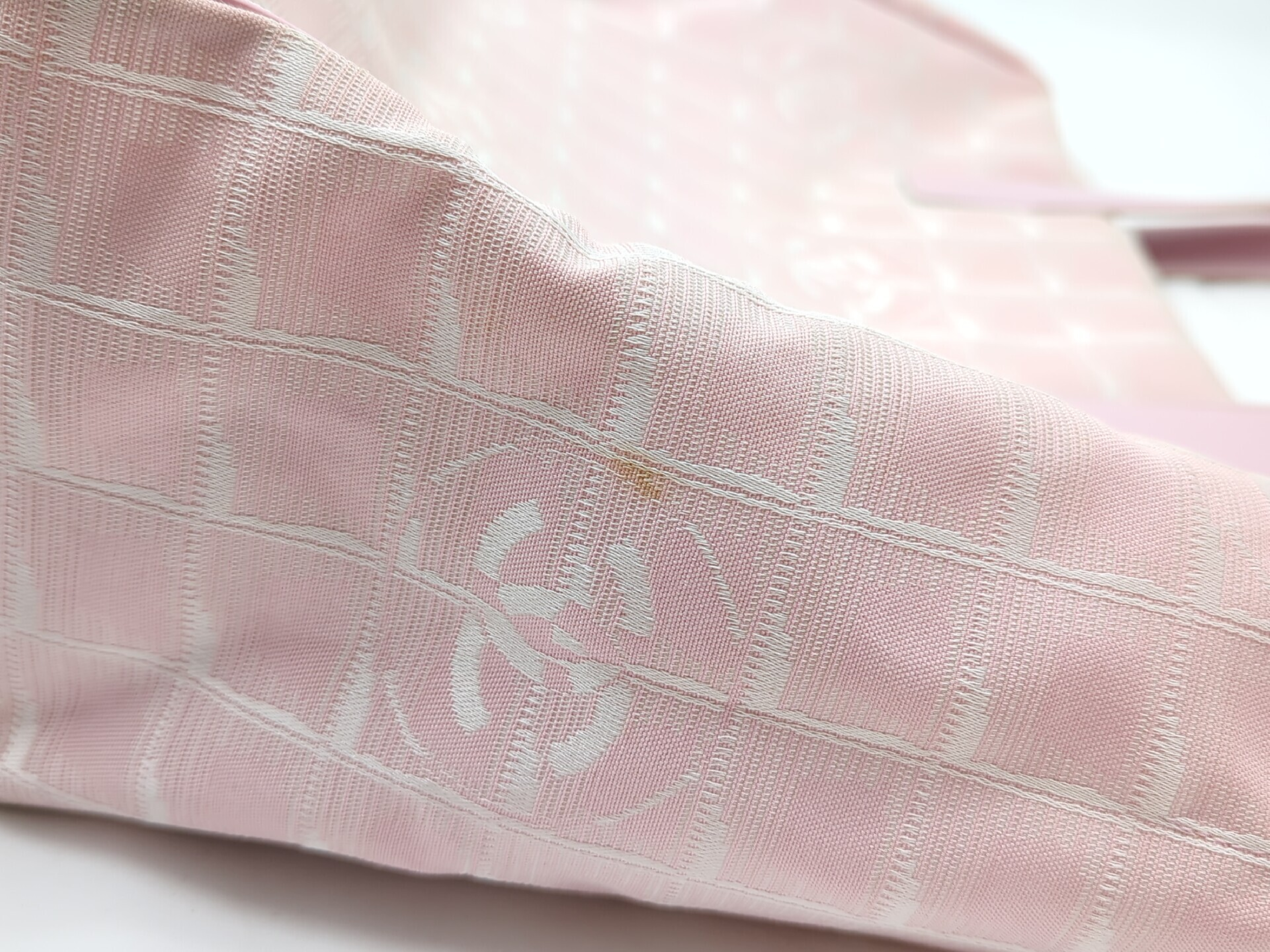 New Travel Line Tote, Pink, Series 9 Tote Bag — view 15