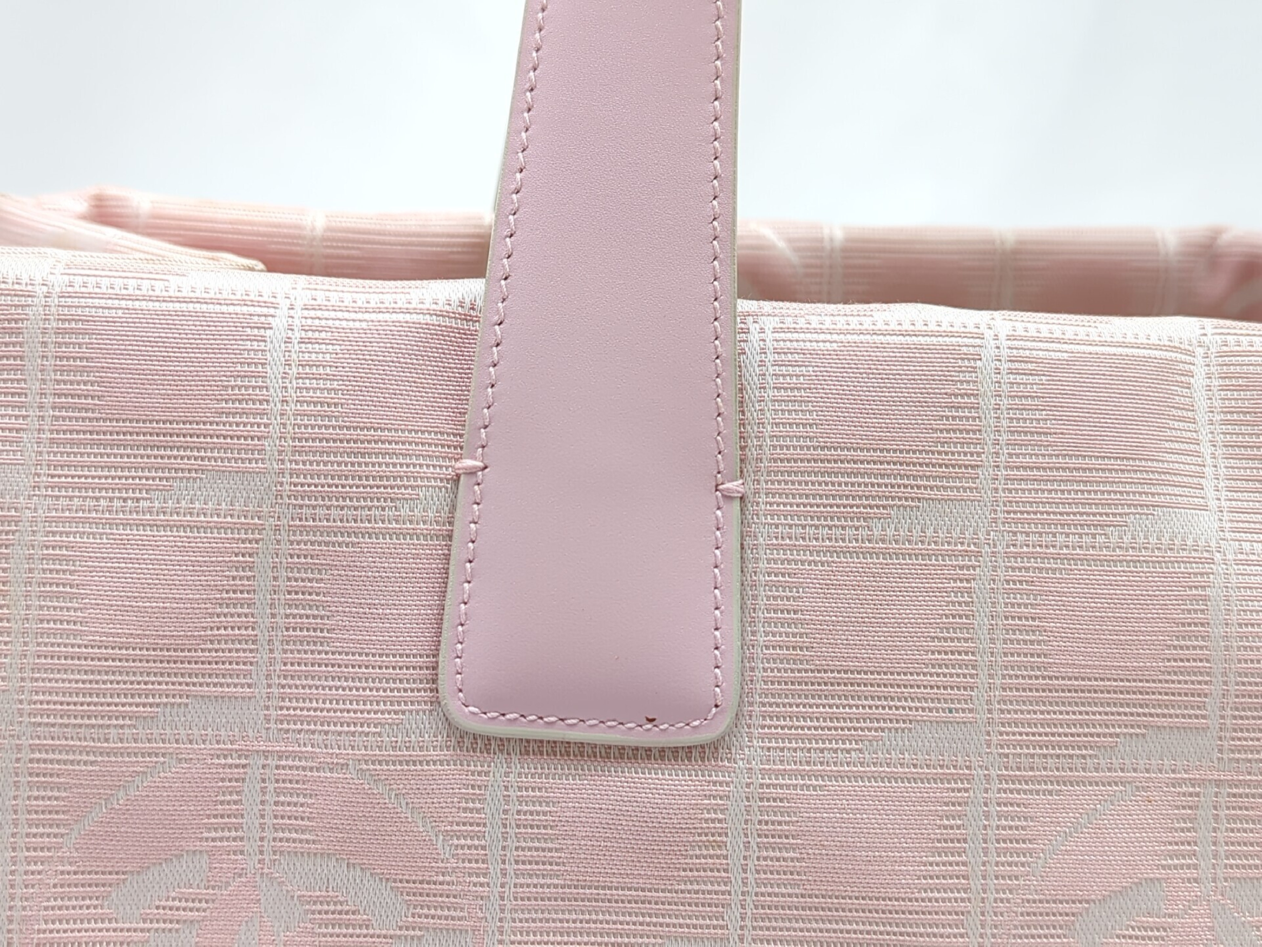 New Travel Line Tote, Pink, Series 9 Tote Bag — view 8