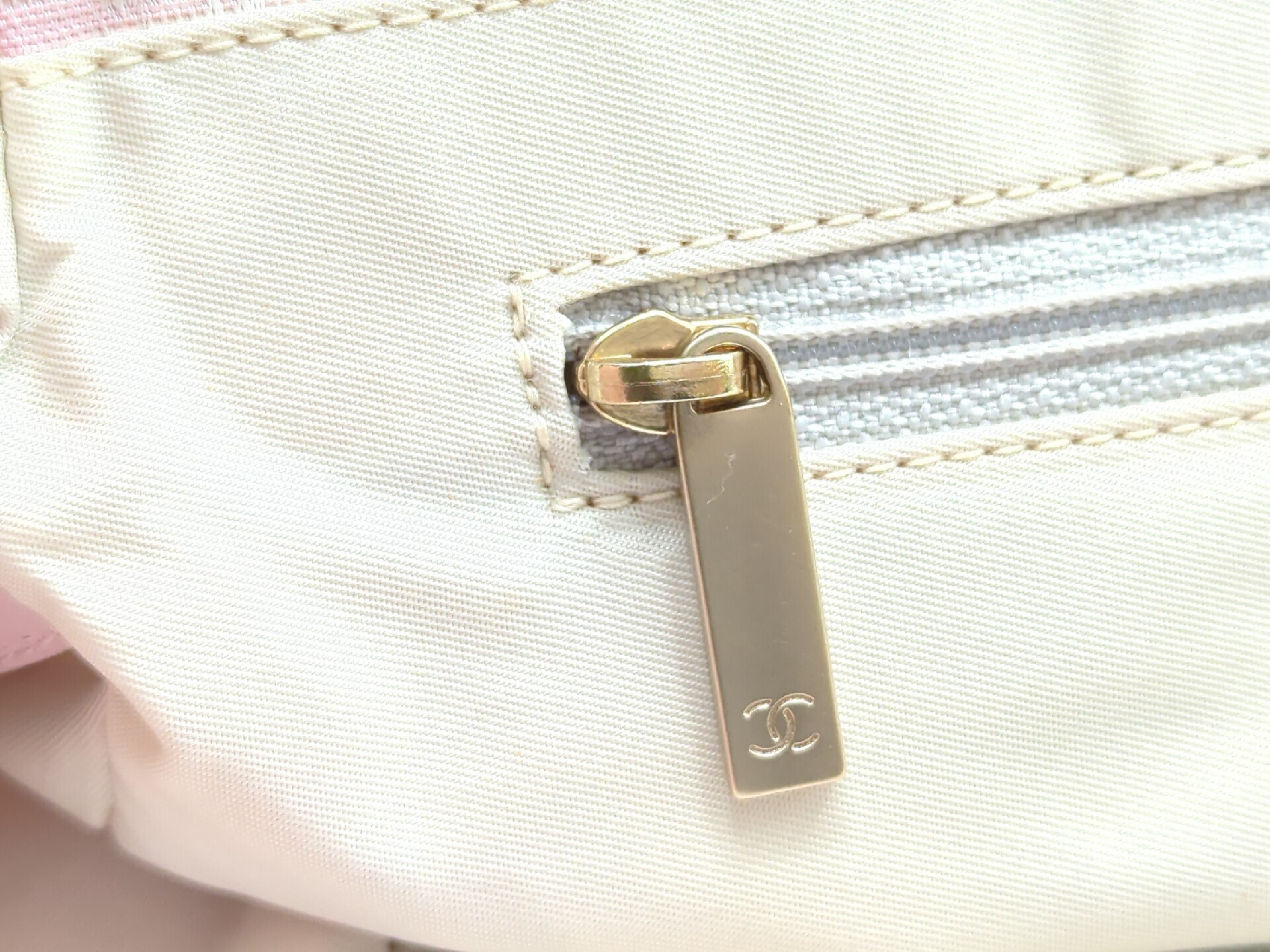 New Travel Line Tote, Pink, Series 9 Tote Bag — view 9
