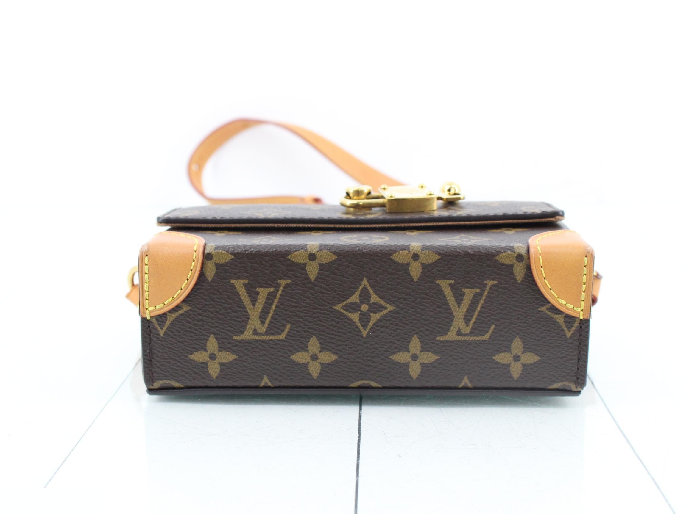 Monogram Archive Steamer Wearable Wallet M14738 IC — view 3
