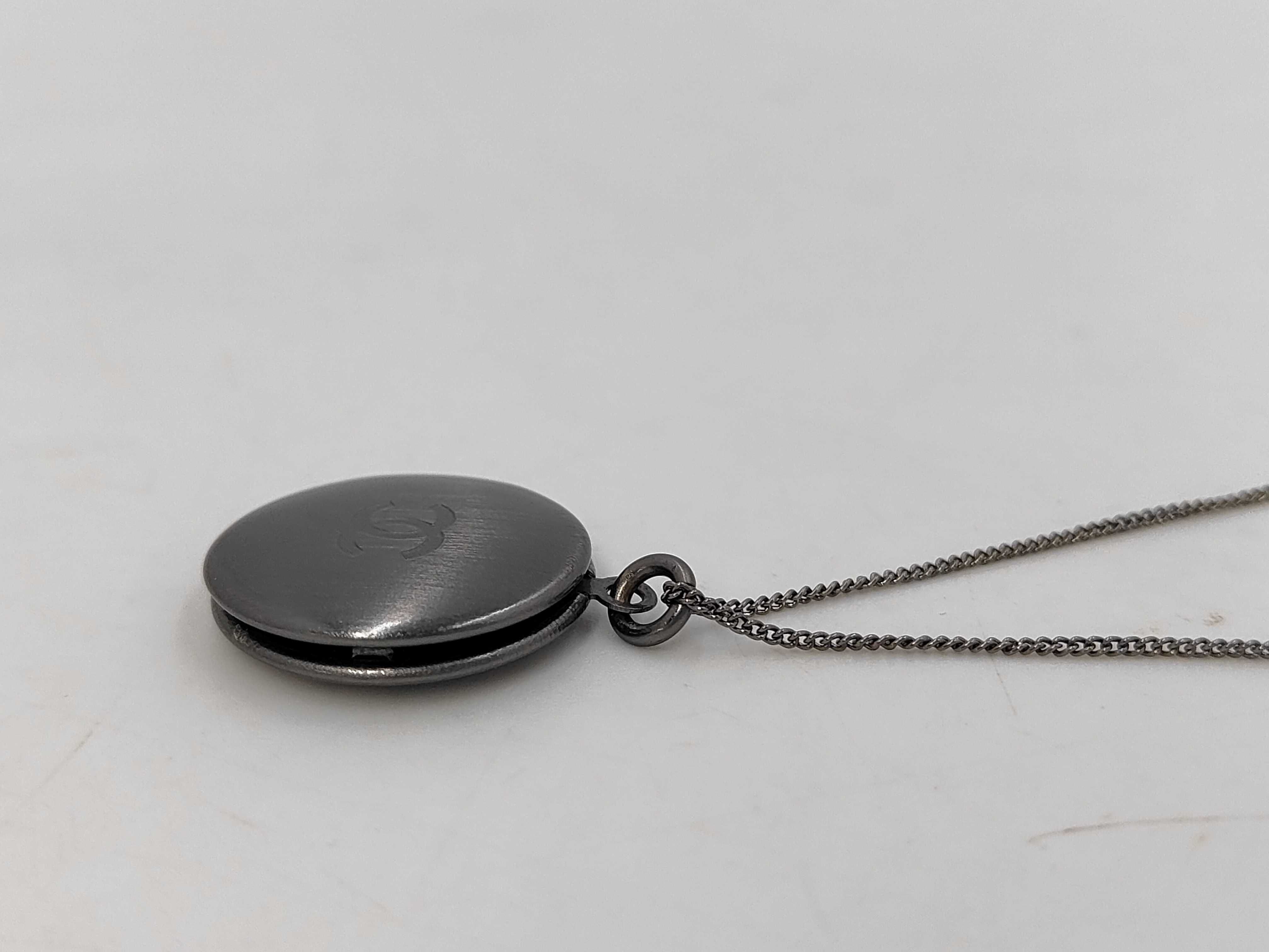 03P Coco Mademoiselle Locket Necklace Silver Necklace — view 4