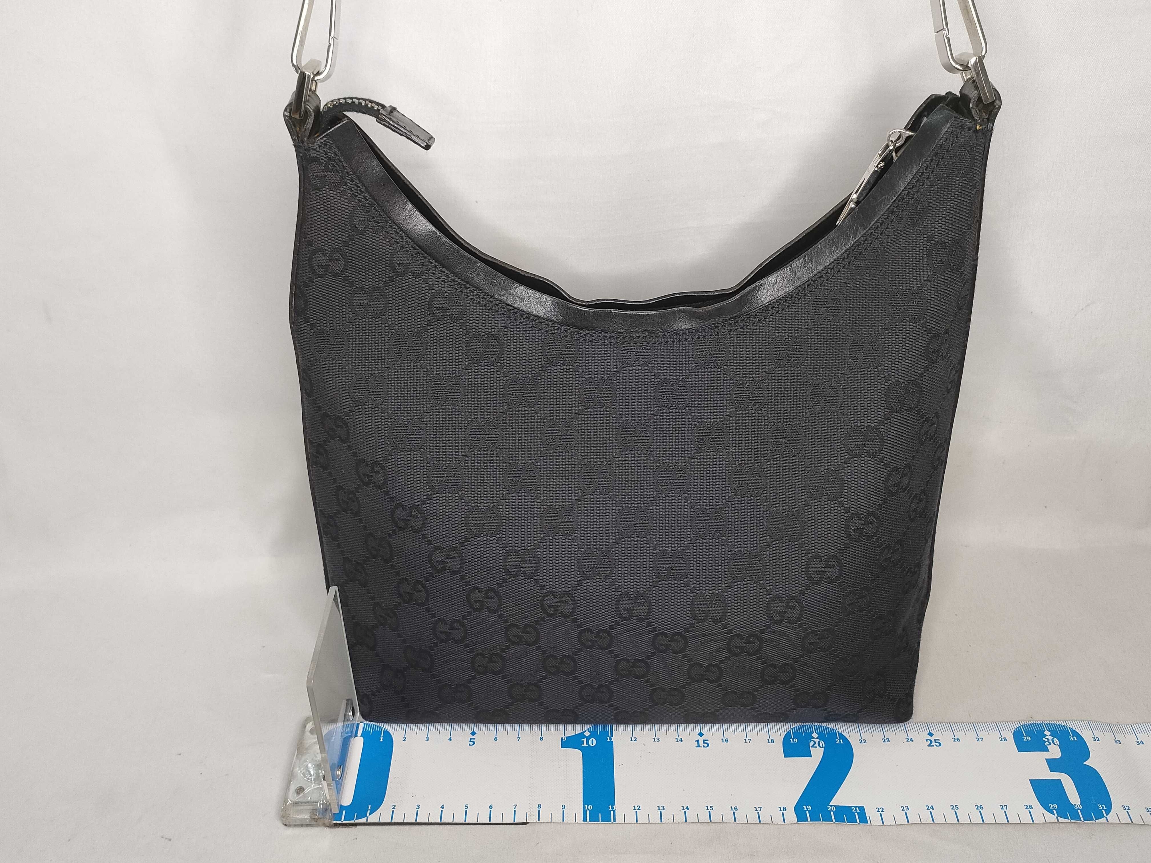 GG Canvas Gucci One-Shoulder Bag — view 2