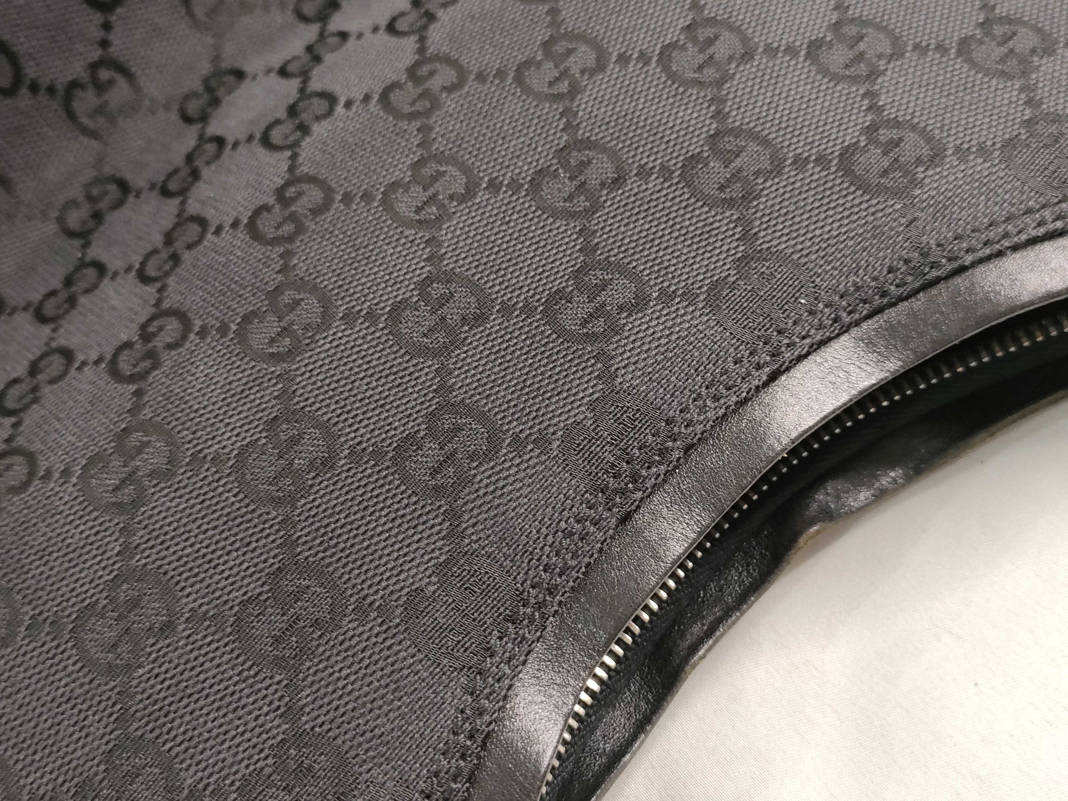 GG Canvas Gucci One-Shoulder Bag — view 14