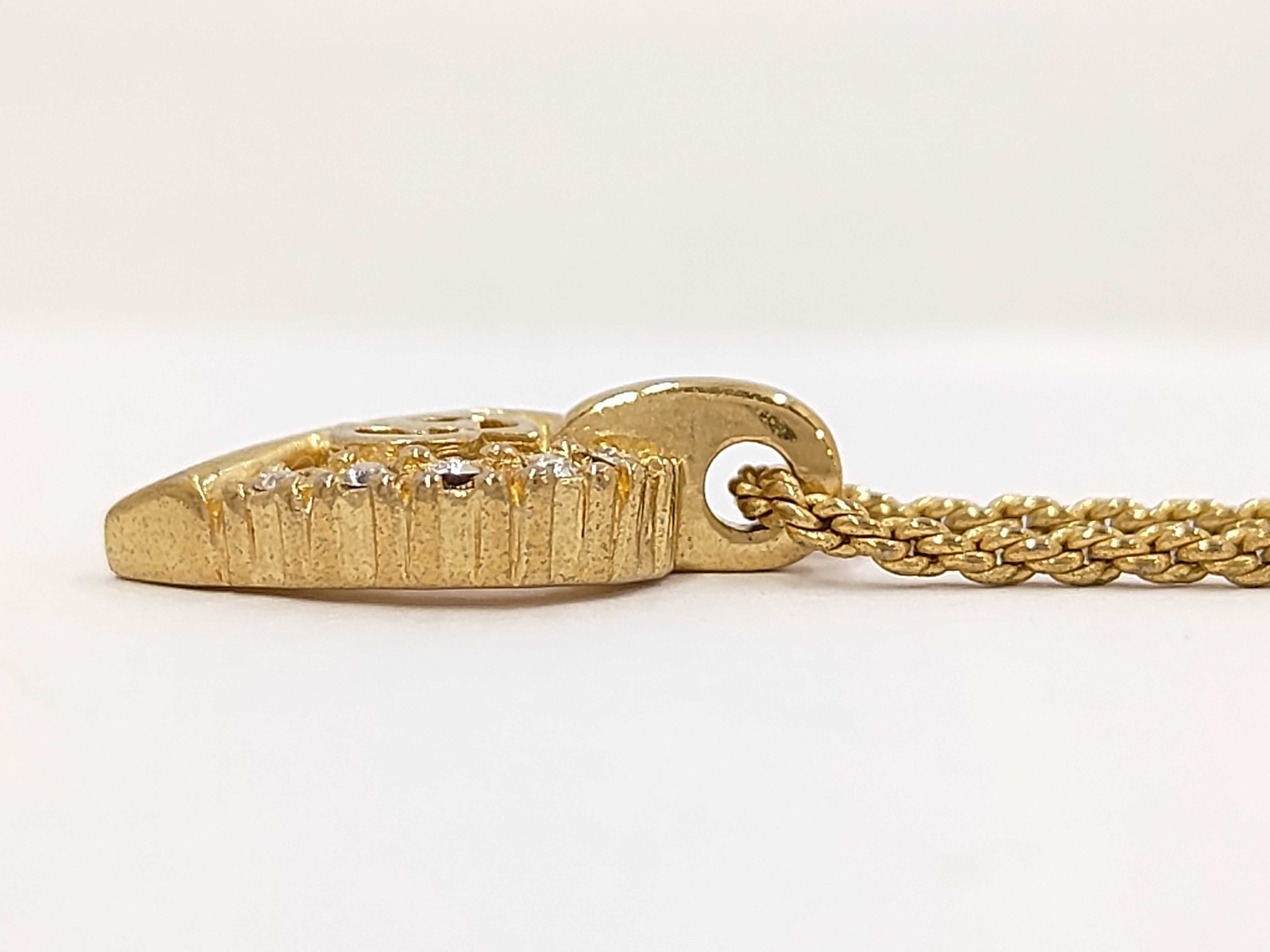 necklace — view 3