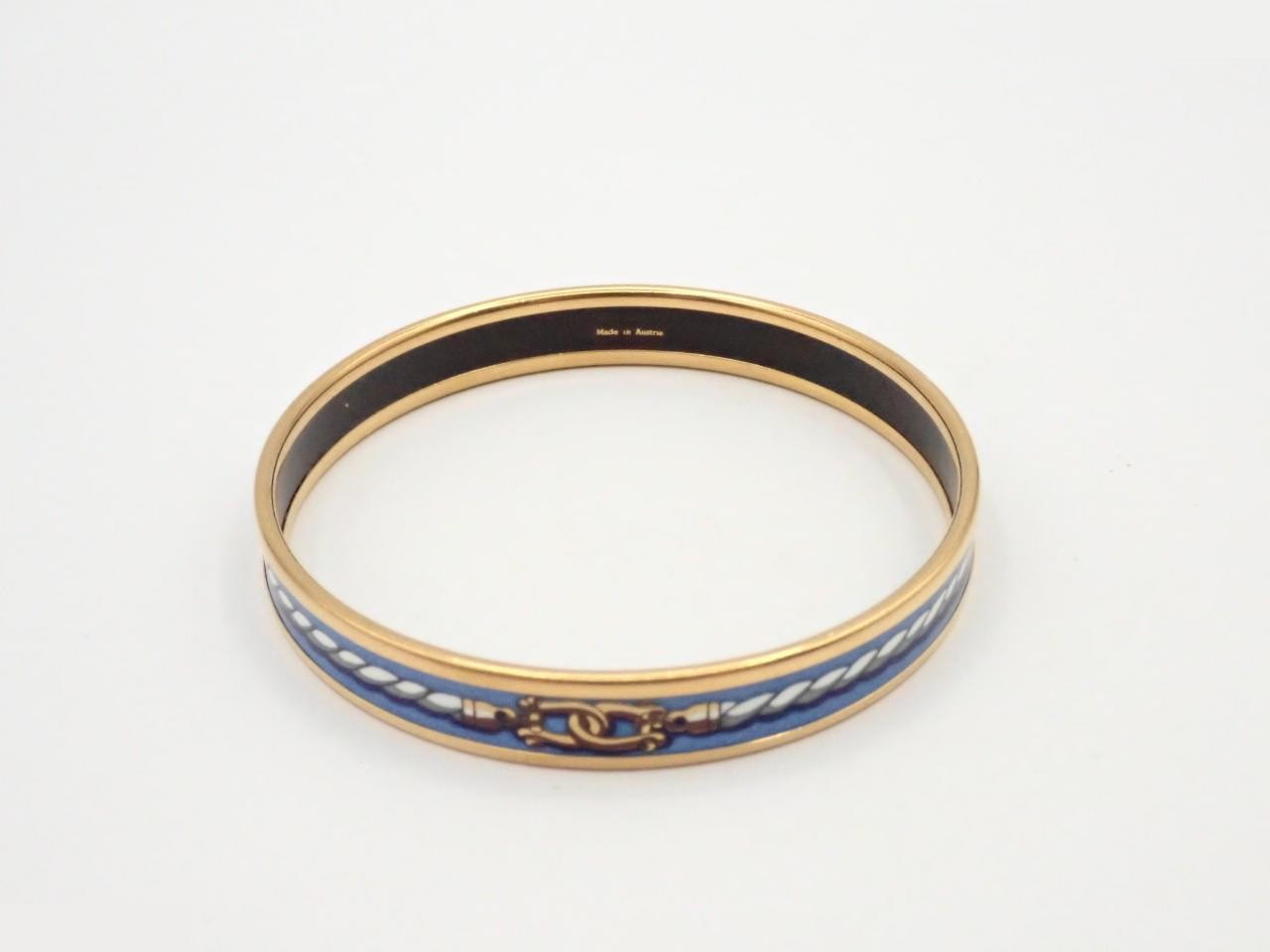 Enamel bangle, wrist circumference approximately 21.5 cm — view 2