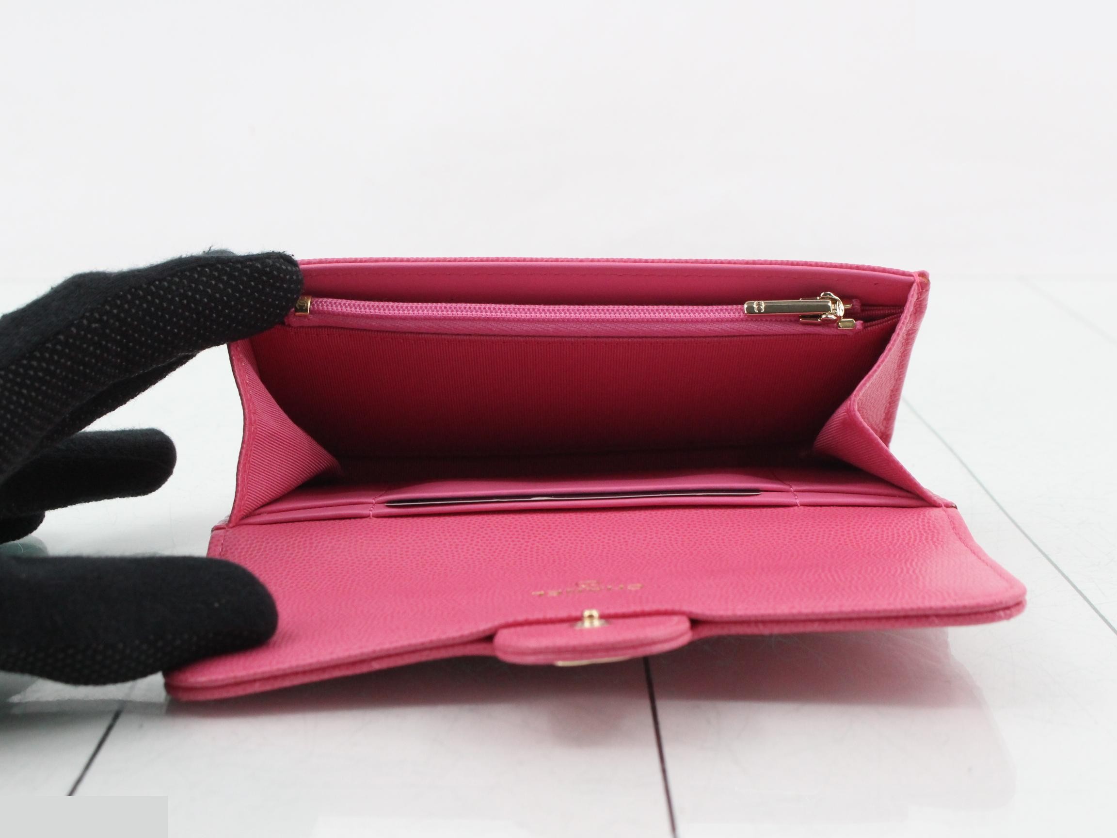 Matelassé Pink Caviar Leather Wallet — view 4