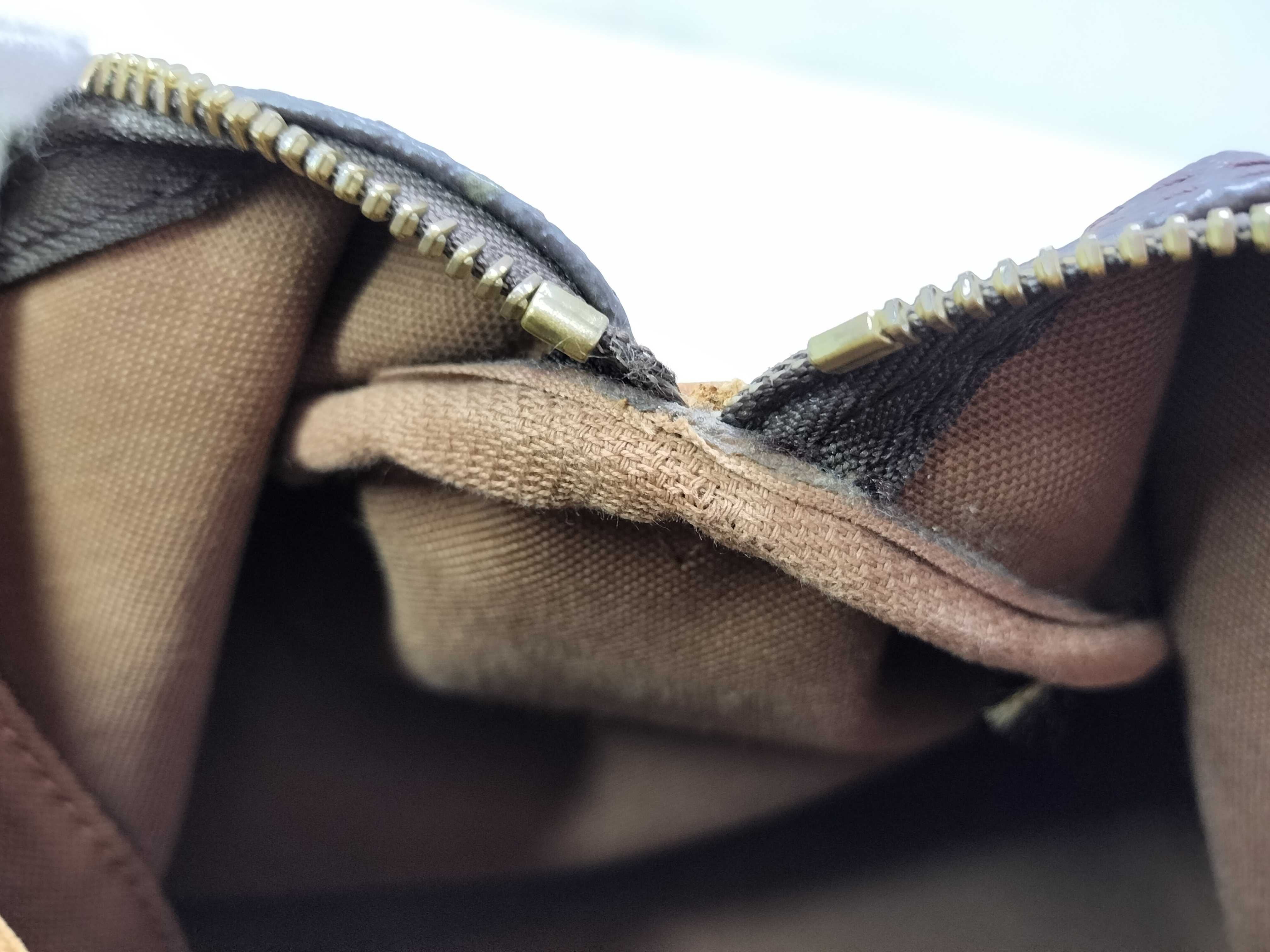 Monogram Louis Vuitton Speedy 40 Handbag — view 12