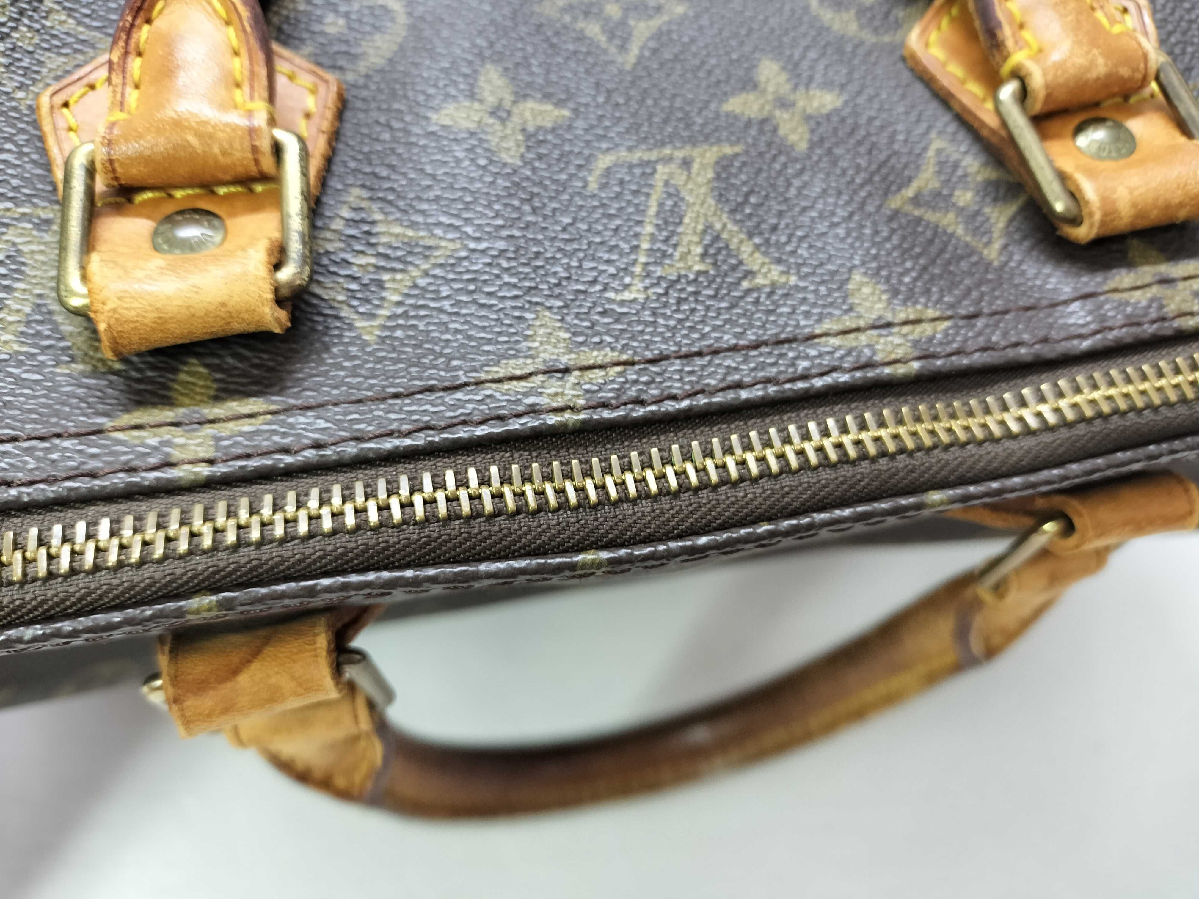 Monogram Louis Vuitton Speedy 40 Handbag — view 6