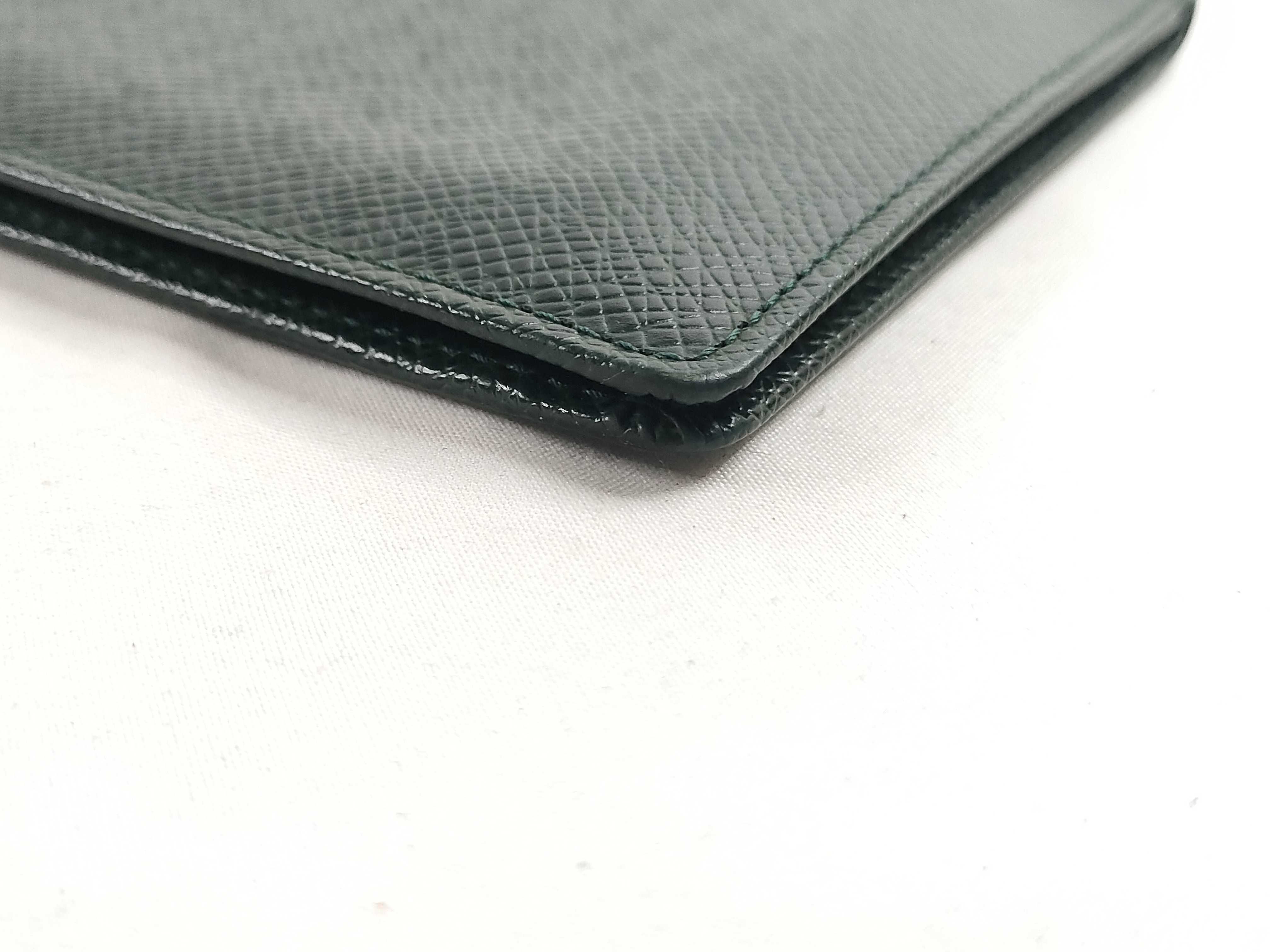 Taiga Louis Vuitton Epi Billfold MI1906 Billfold — view 4