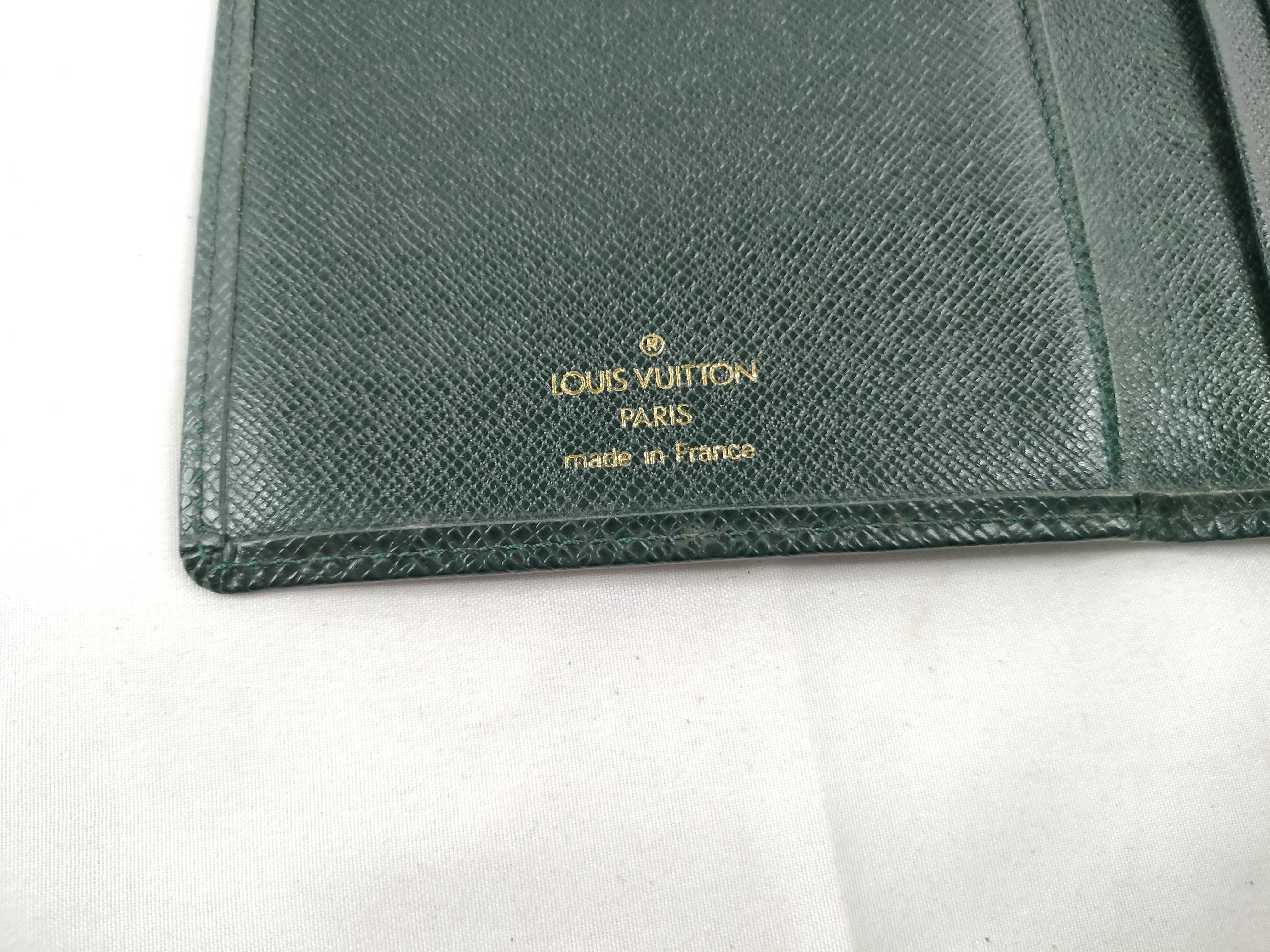 Taiga Louis Vuitton Epi Billfold MI1906 Billfold — view 9