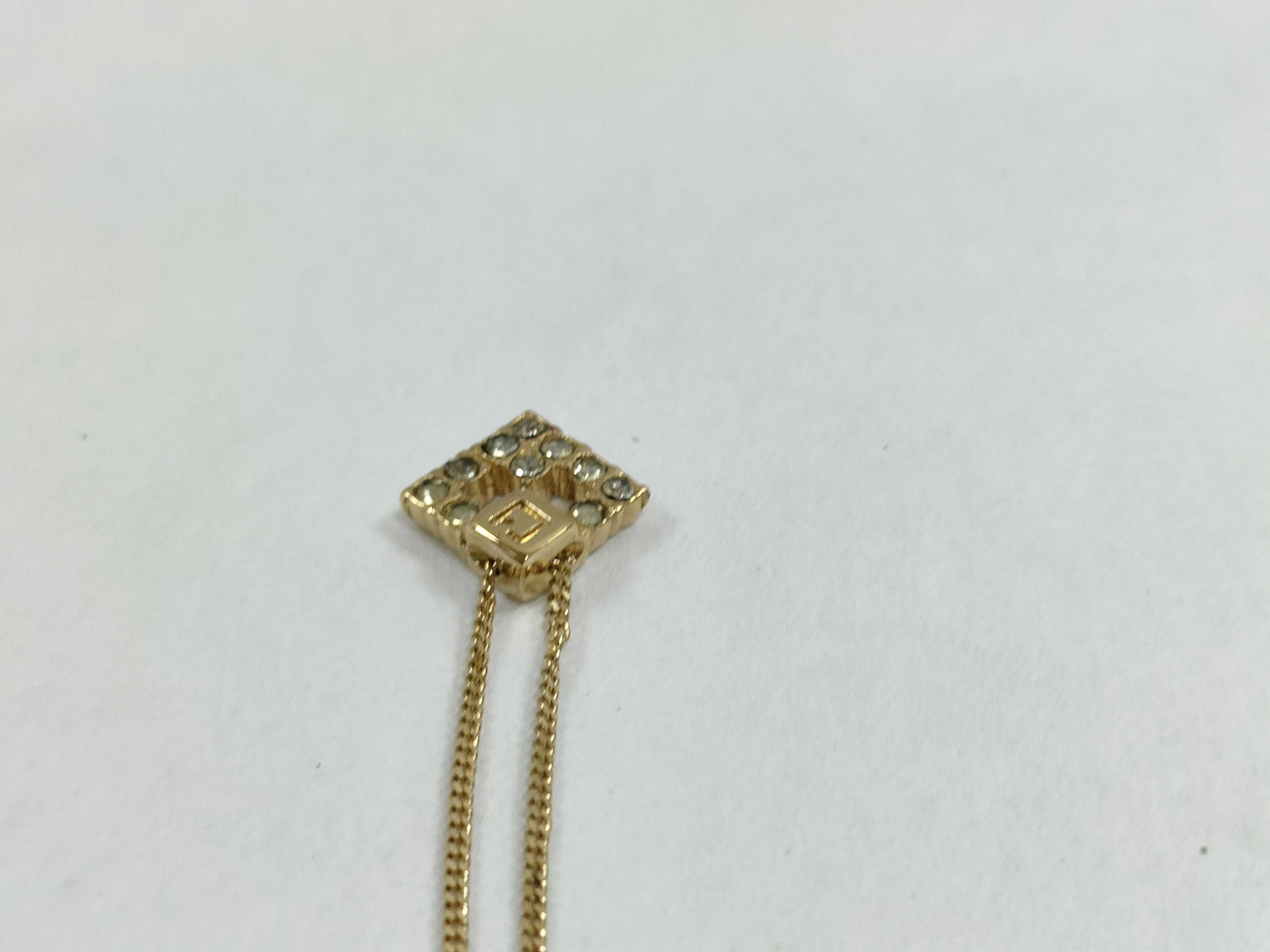 necklace — view 4