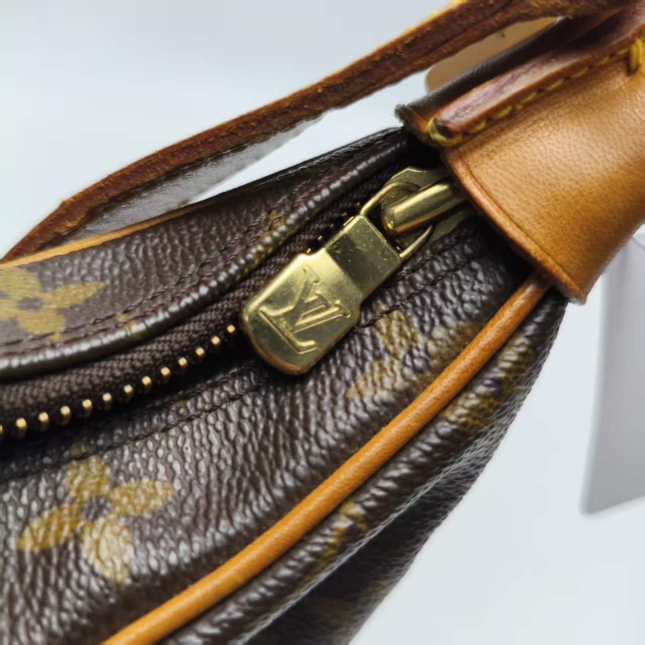 【*Shipped from: China*】LOUIS VUITTON Boulogne PU Shoulder Bag — view 12