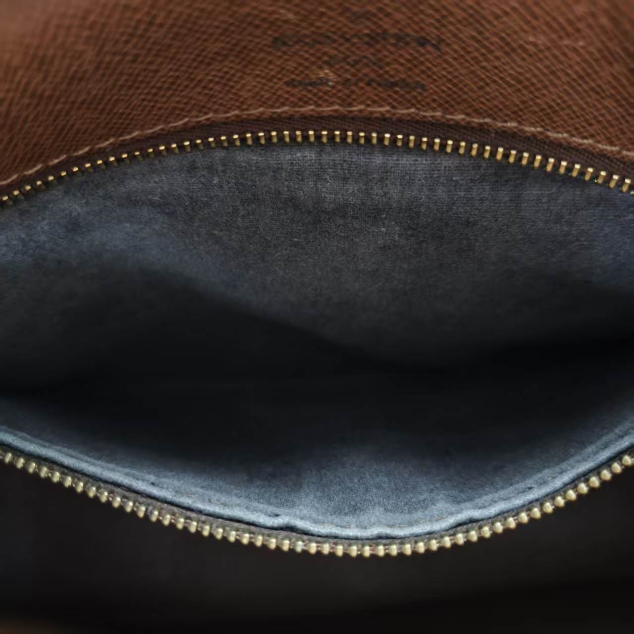 【*Shipped from: China*】LOUIS VUITTON Boulogne PU Shoulder Bag — view 9