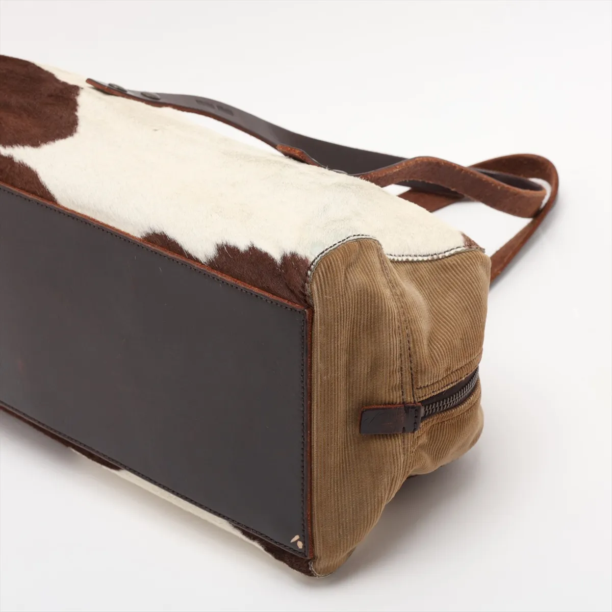 calfskin x leather shoulder bag, white x brown — view 3