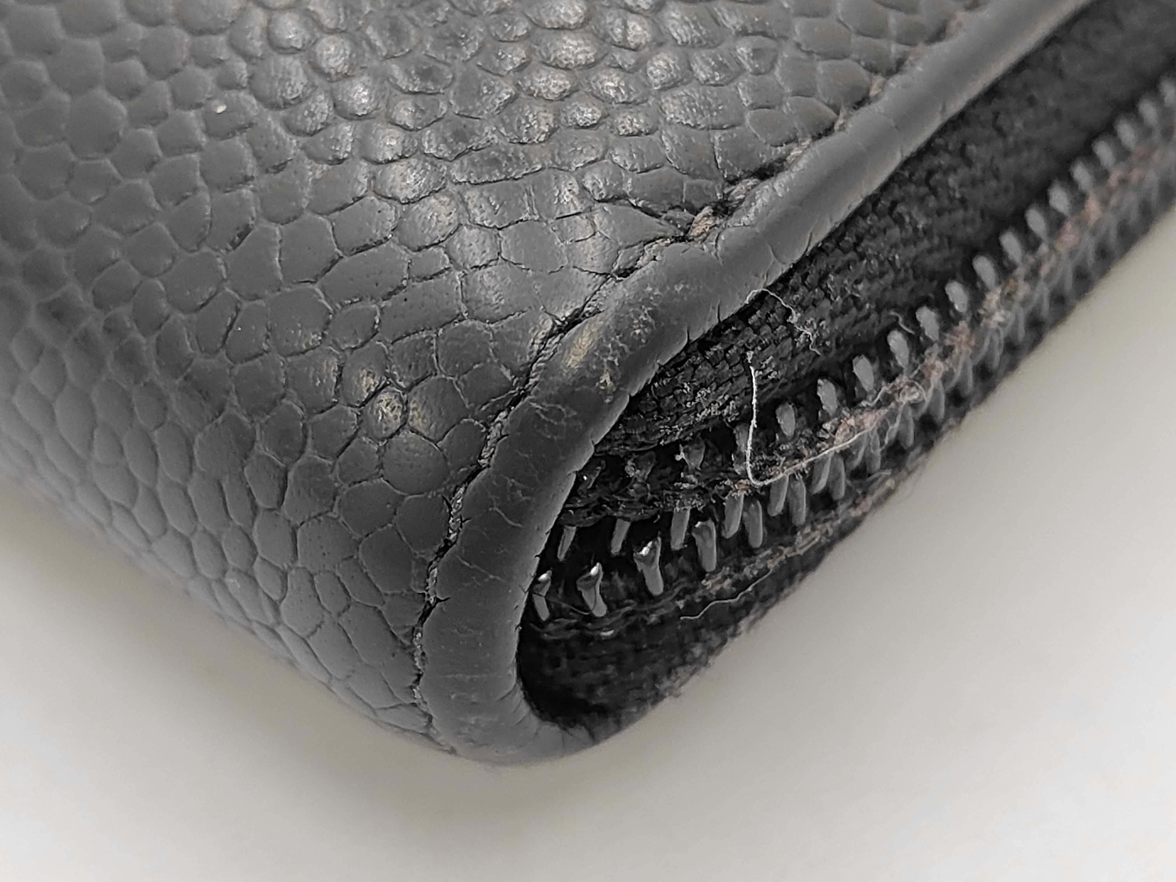 Caviar Skin Round Zip Long Wallet — view 7