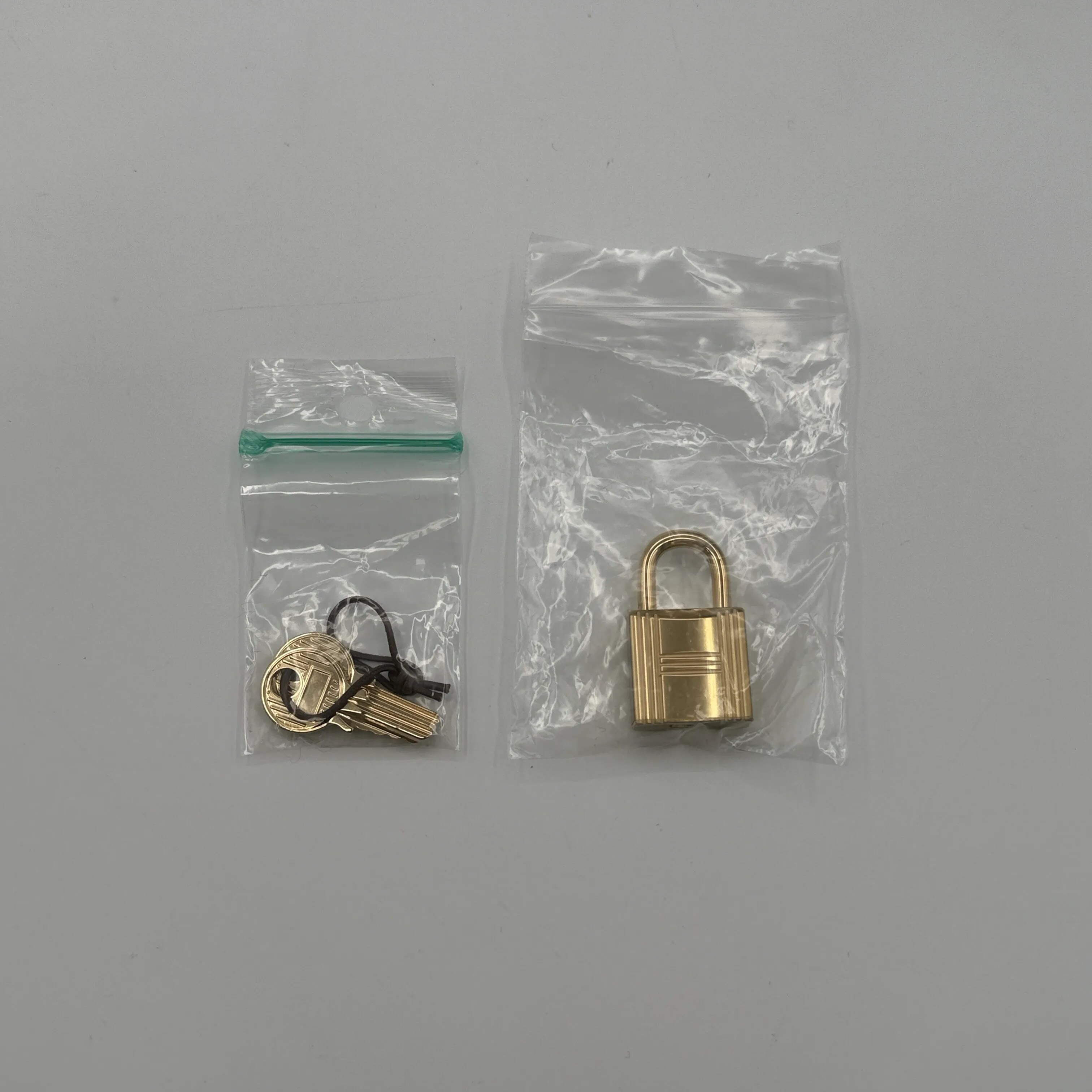 Picotin Lock Cargo Ardoise Material: Toile Goelan/Swift Size: 18 Hardware: Champagne Gold Handbag — view 12