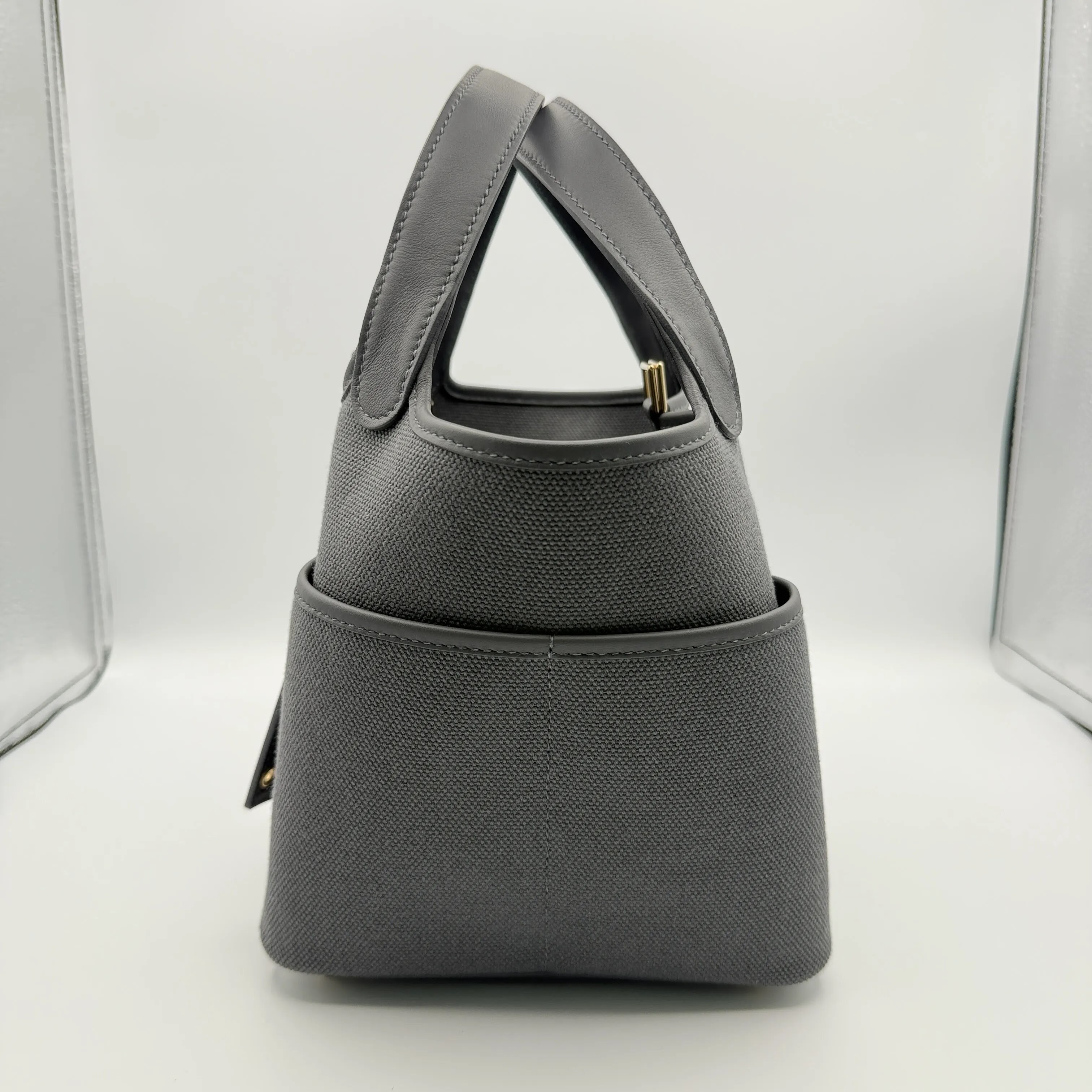 Picotin Lock Cargo Ardoise Material: Toile Goelan/Swift Size: 18 Hardware: Champagne Gold Handbag — view 5