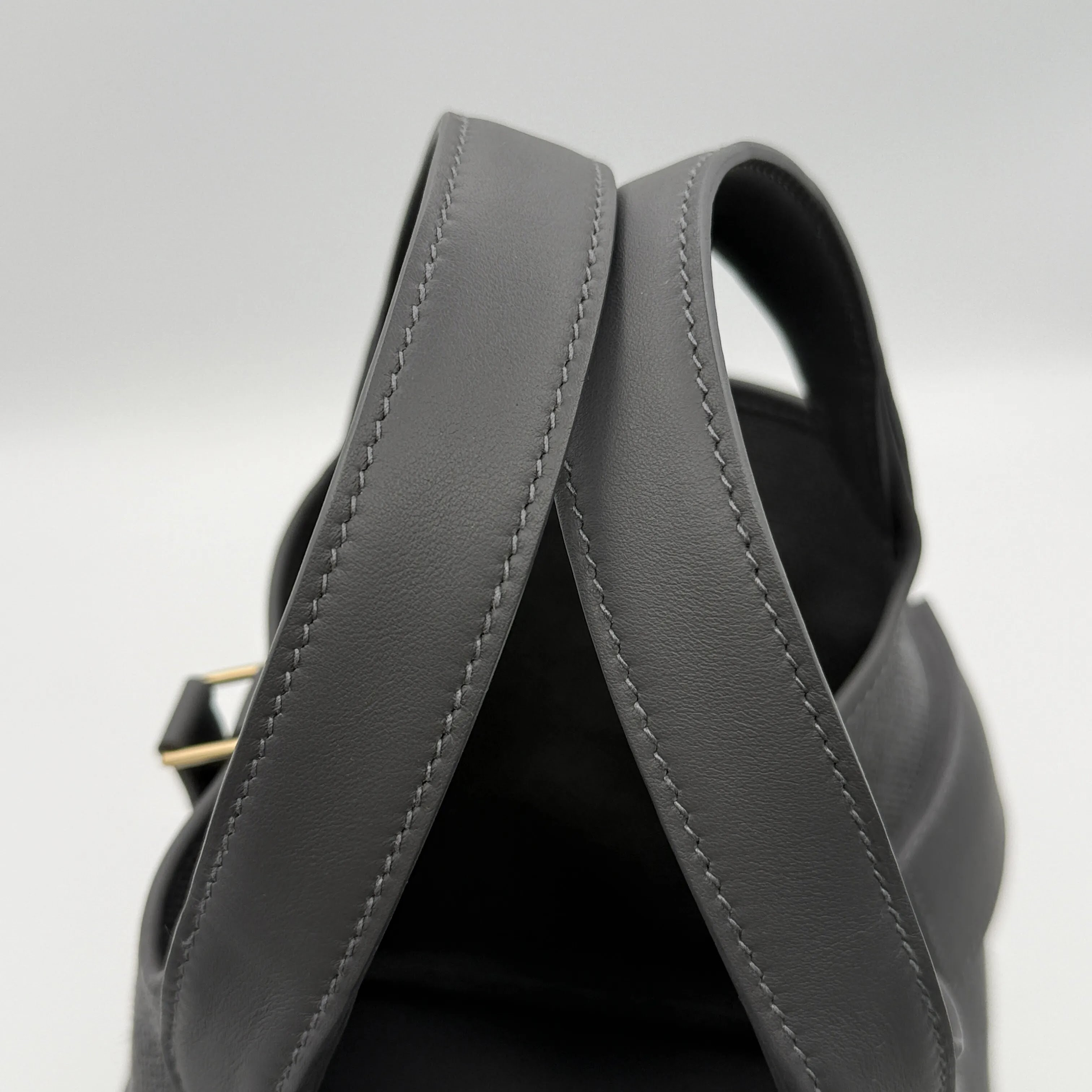 Picotin Lock Cargo Ardoise Material: Toile Goelan/Swift Size: 18 Hardware: Champagne Gold Handbag — view 10