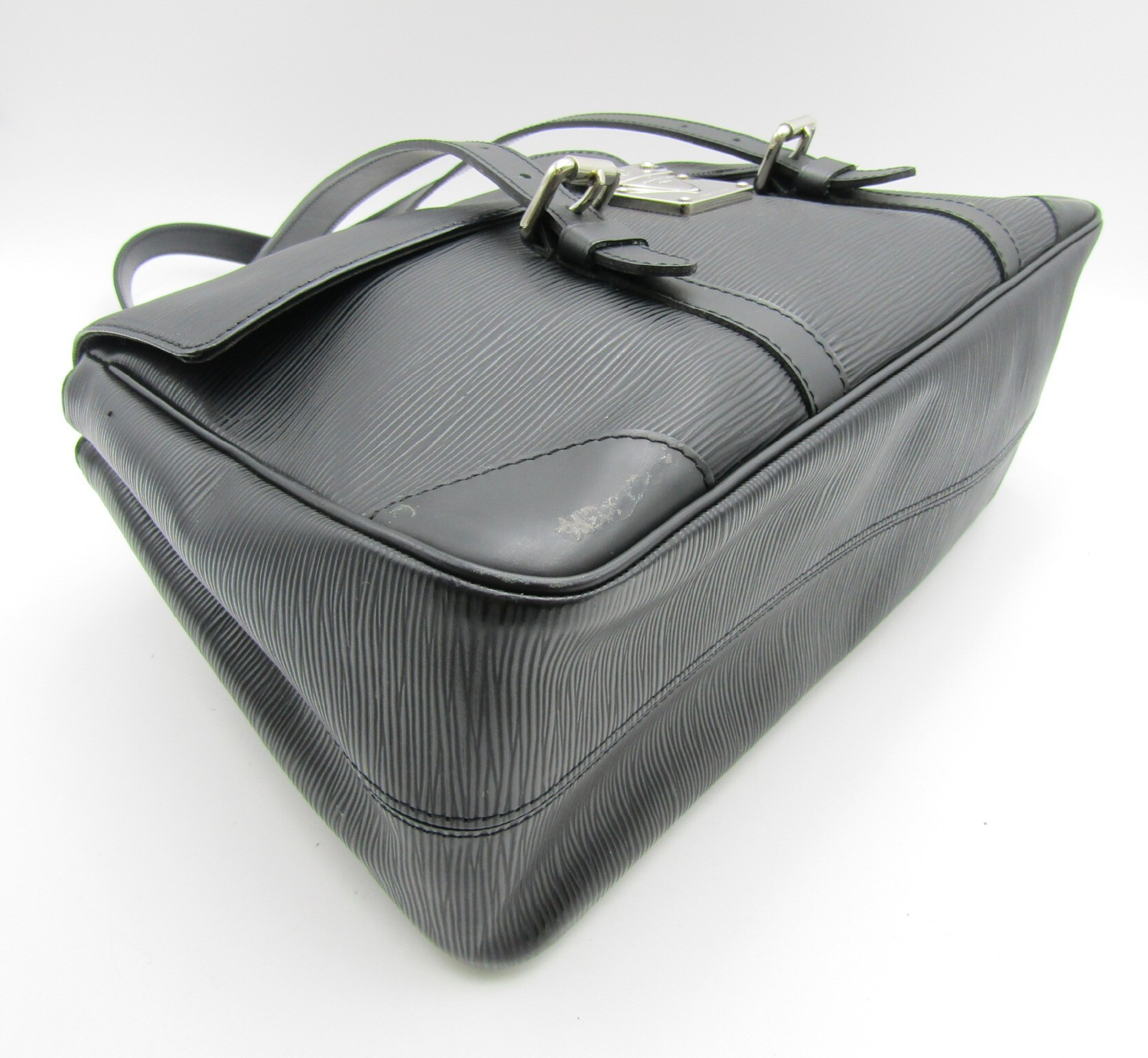 LV Epi Segur MM M58862 Noir Silver Hardware Handbag — view 3