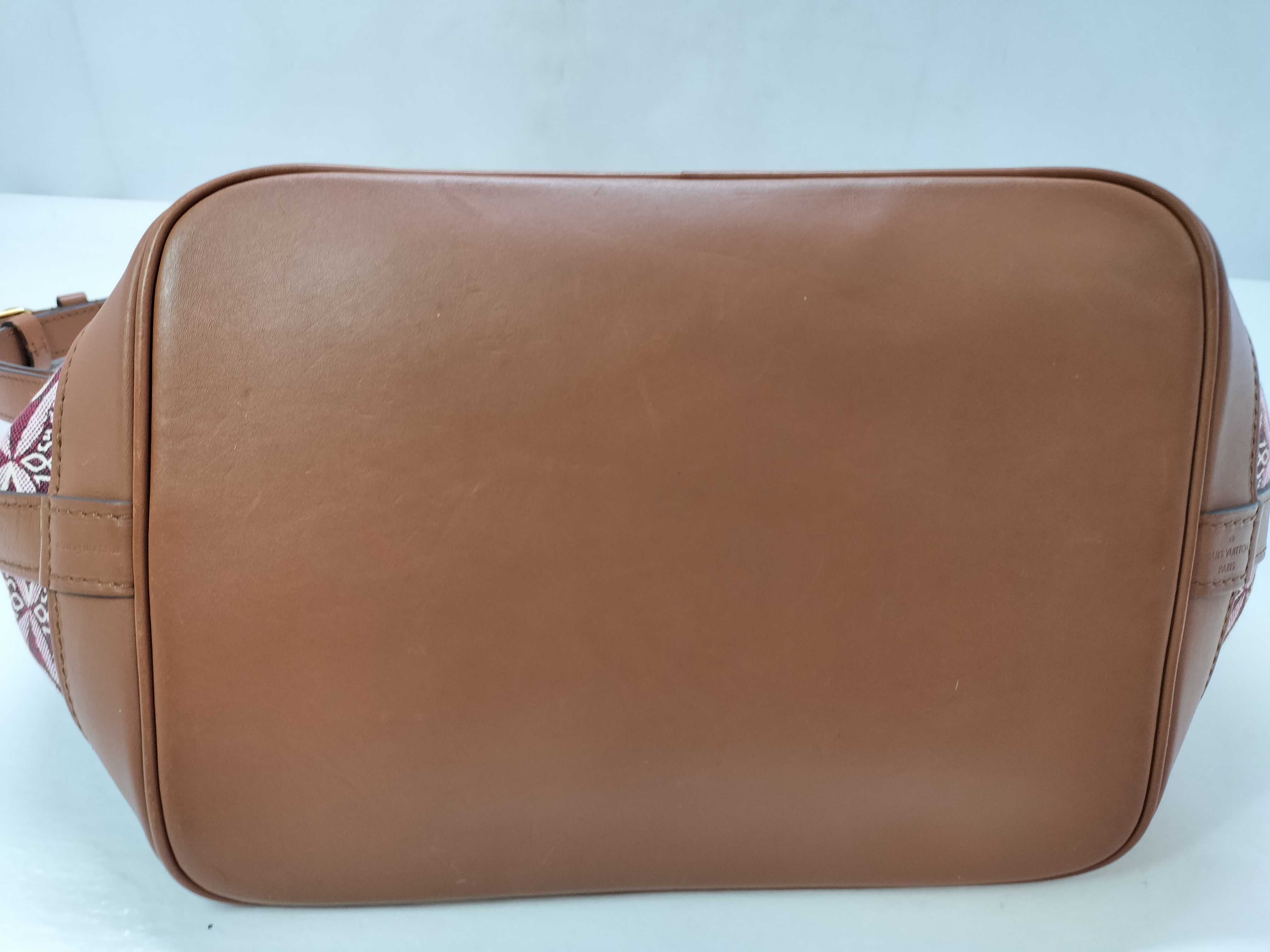 1854 Bucket Shoulder Bag (Shoulder Bag) — view 12