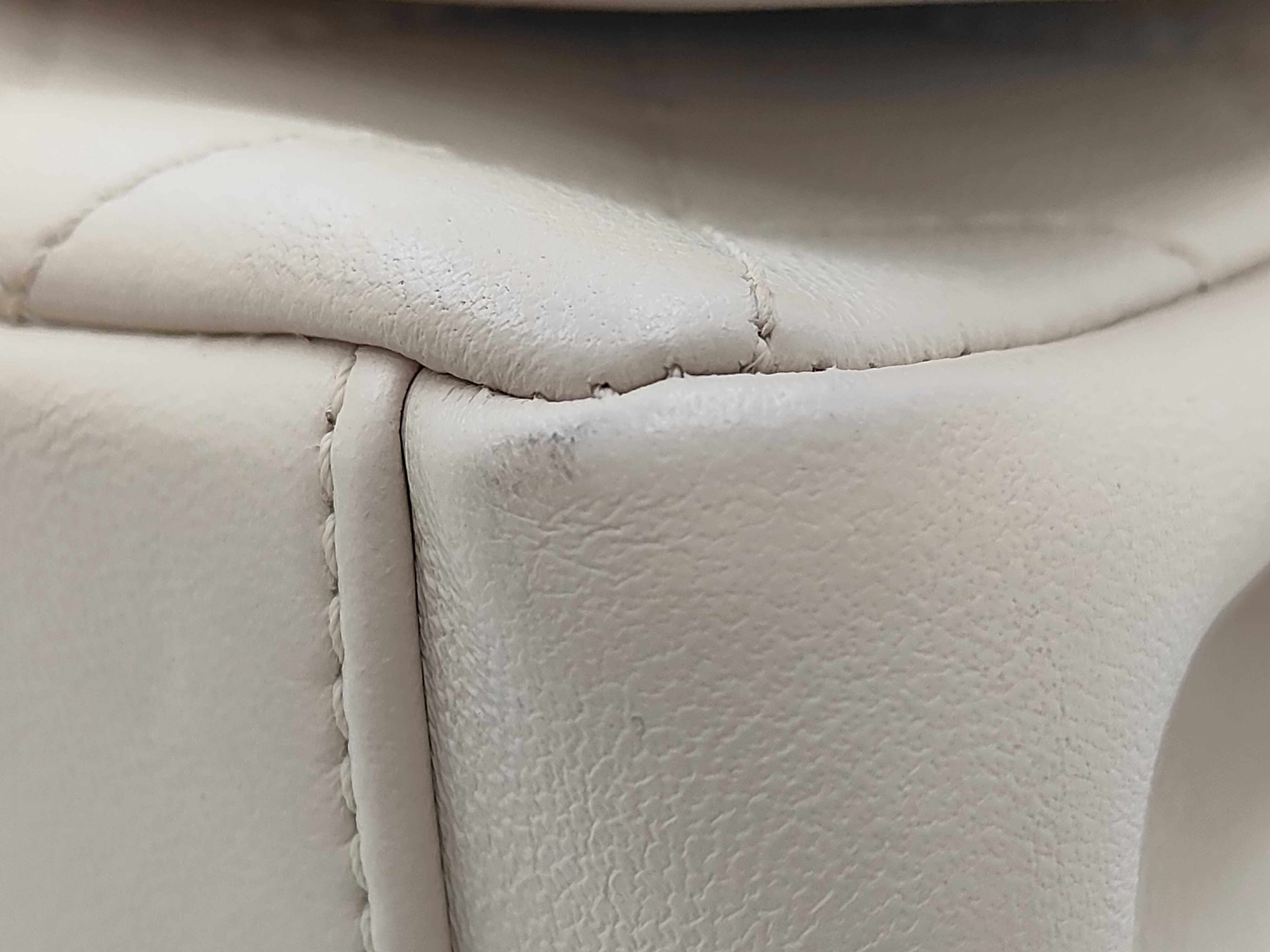 Mini Matelasse Chain Shoulder White Shoulder Bag — view 4