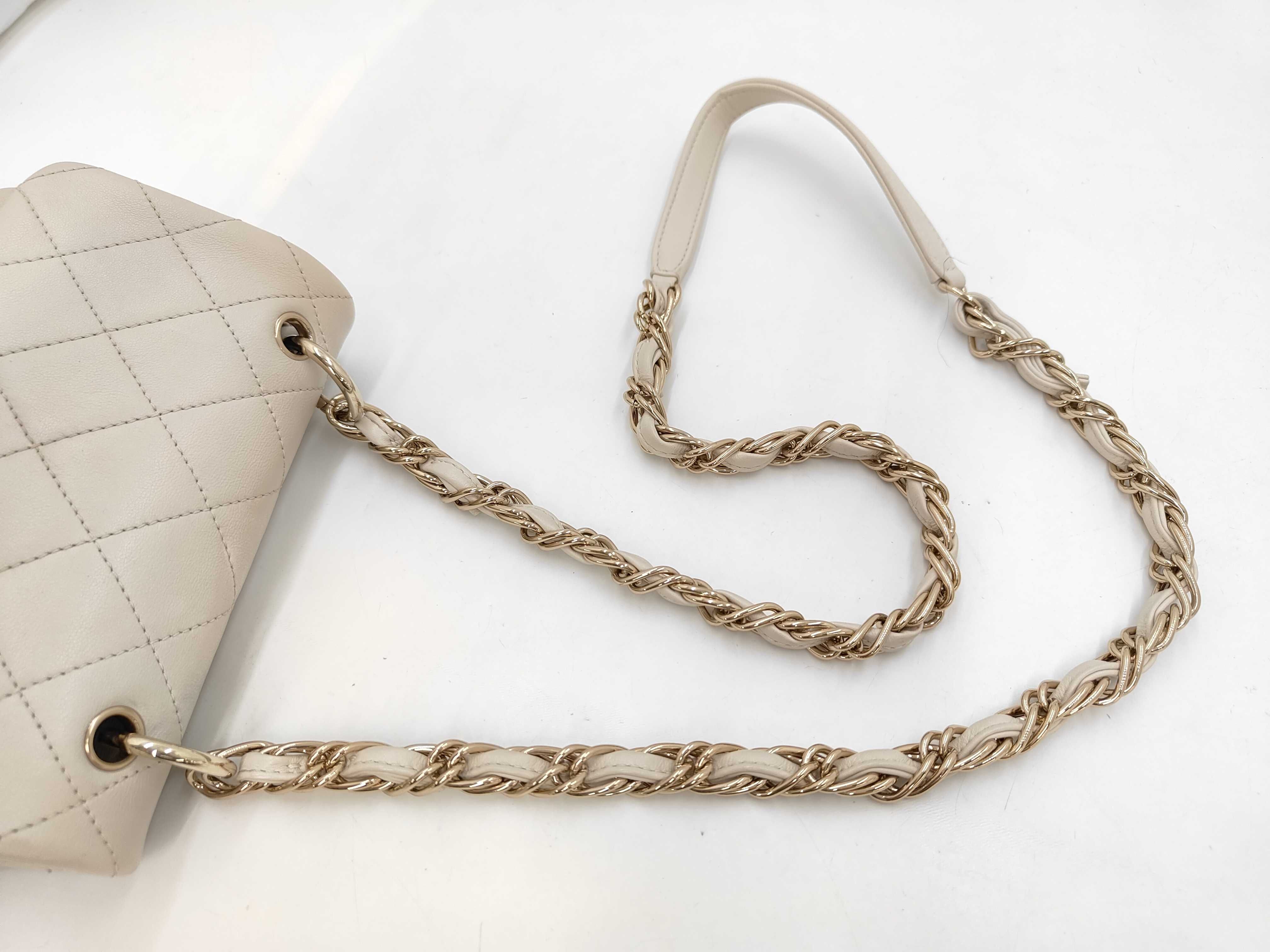 Mini Matelasse Chain Shoulder White Shoulder Bag — view 5