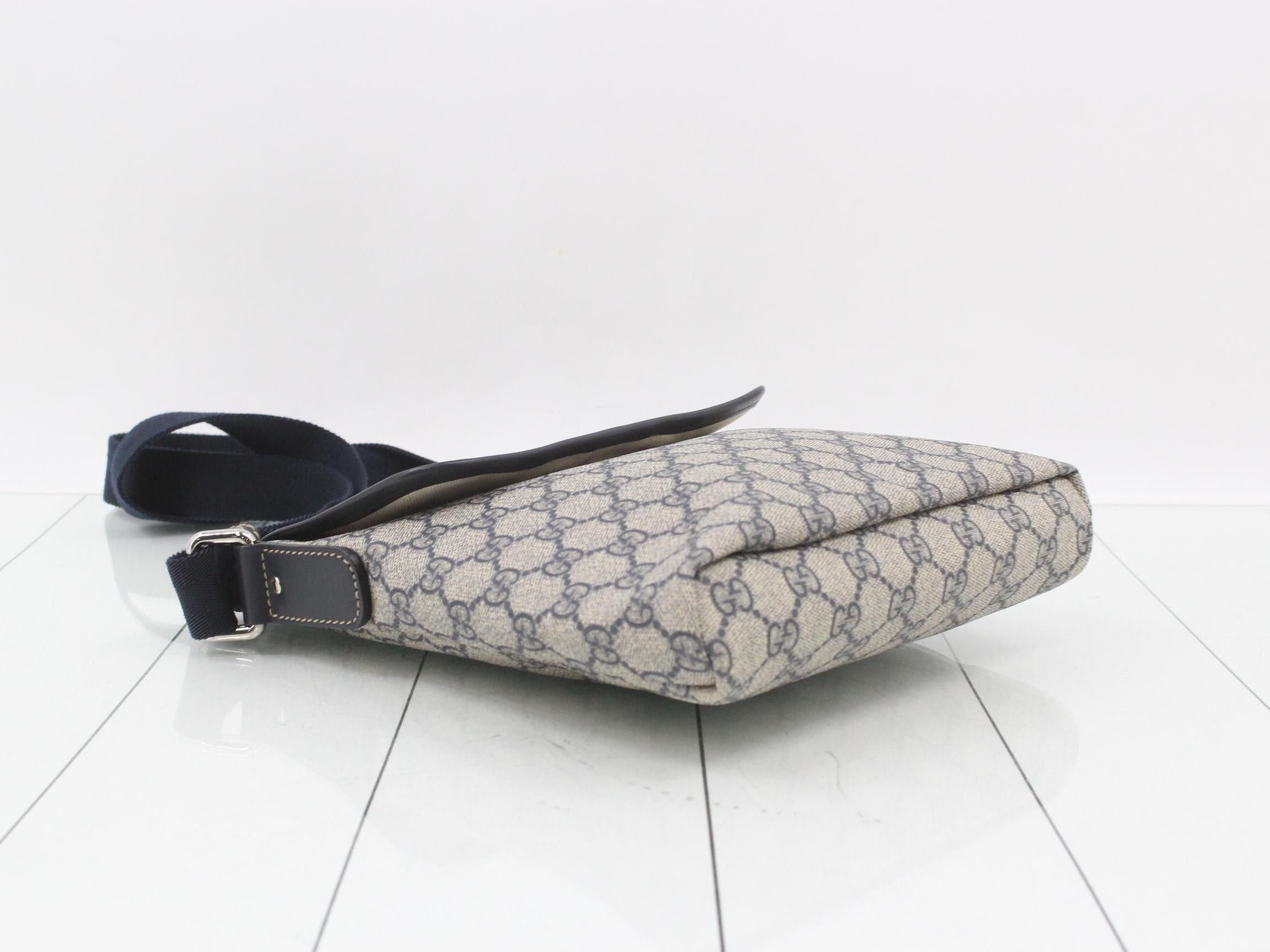Shoulder bag GG Supreme PVC 223666 — view 5