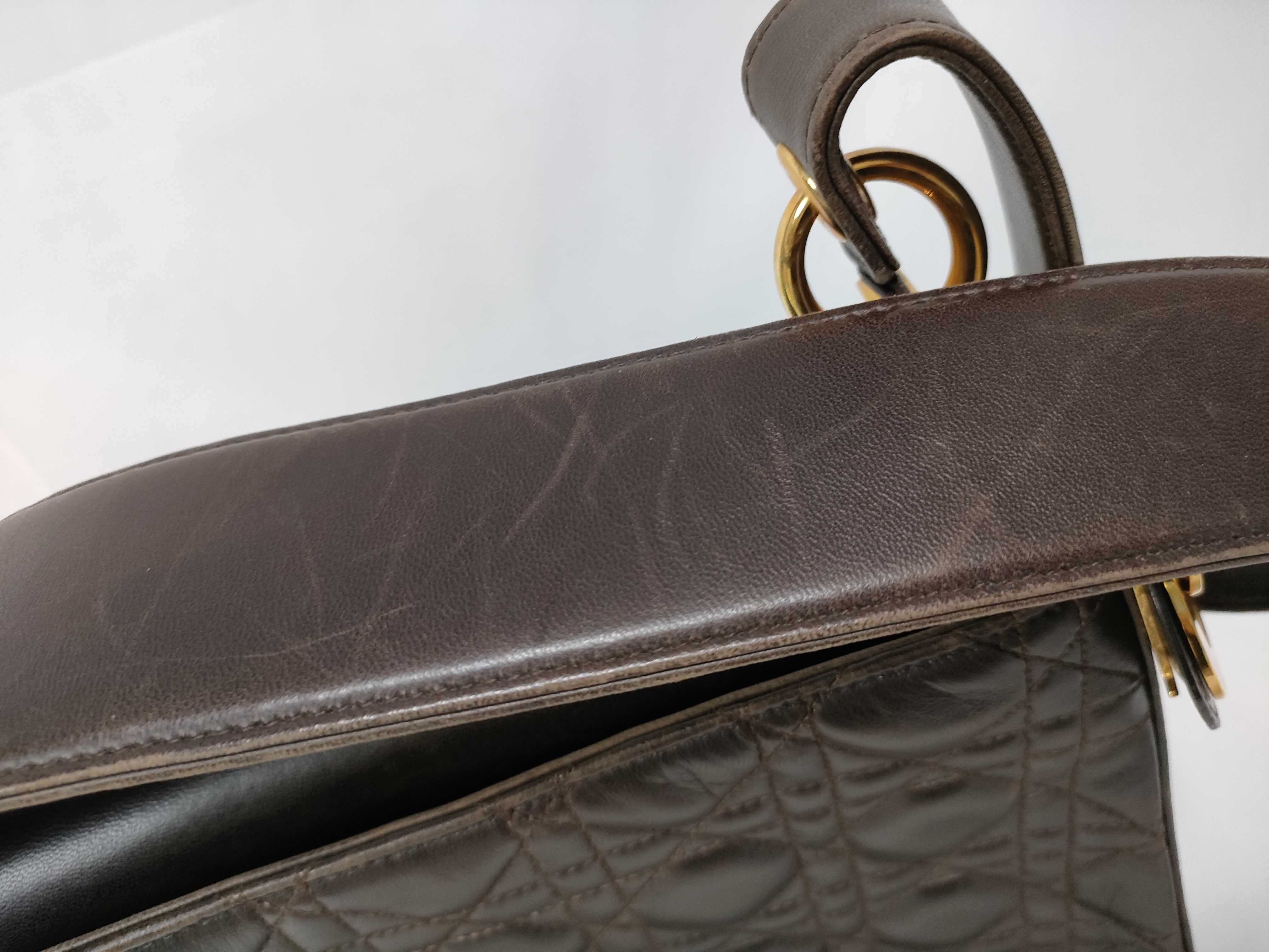 handbag with gold hardware, shoulder bag — view 11