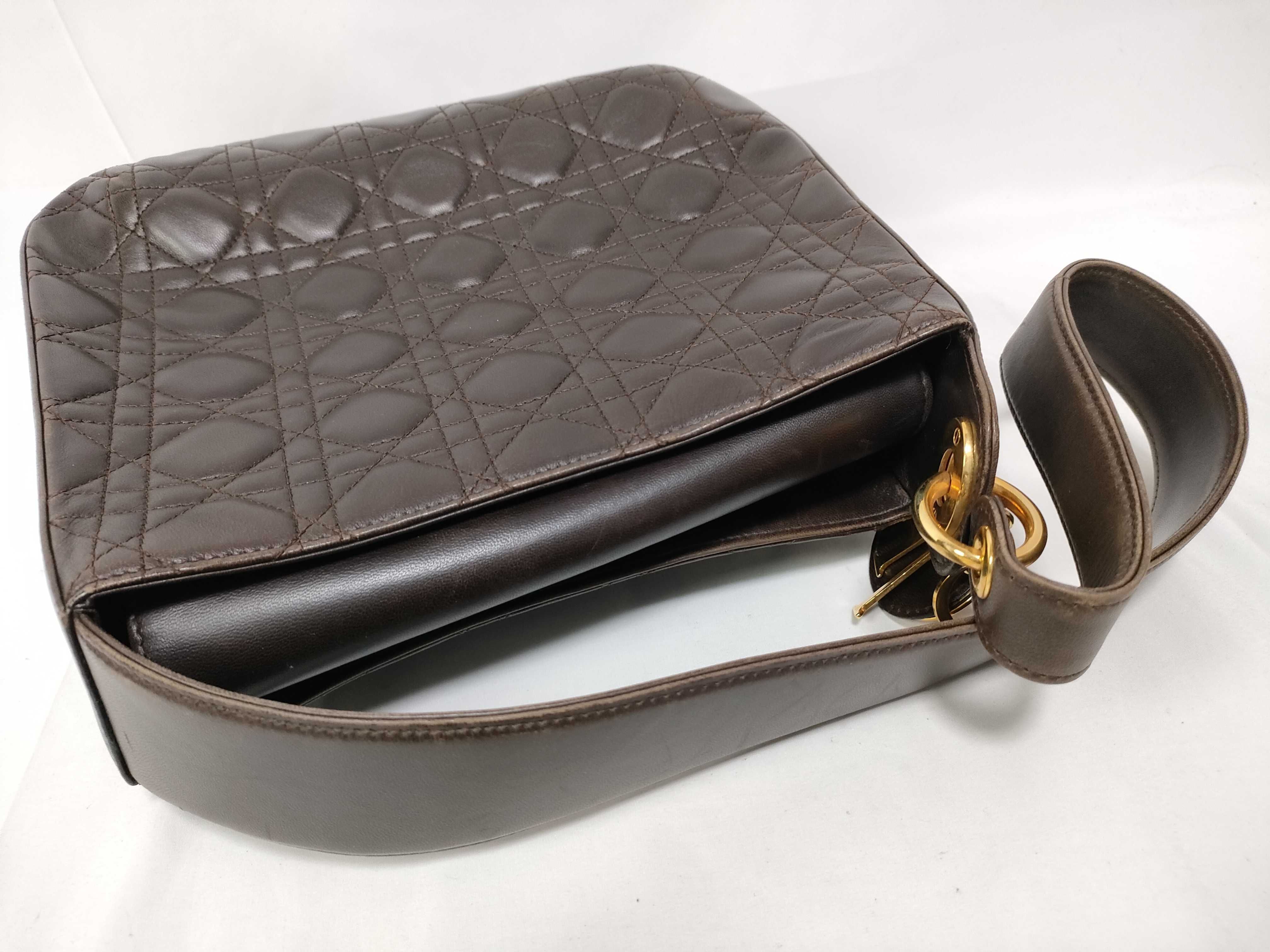 handbag with gold hardware, shoulder bag — view 8