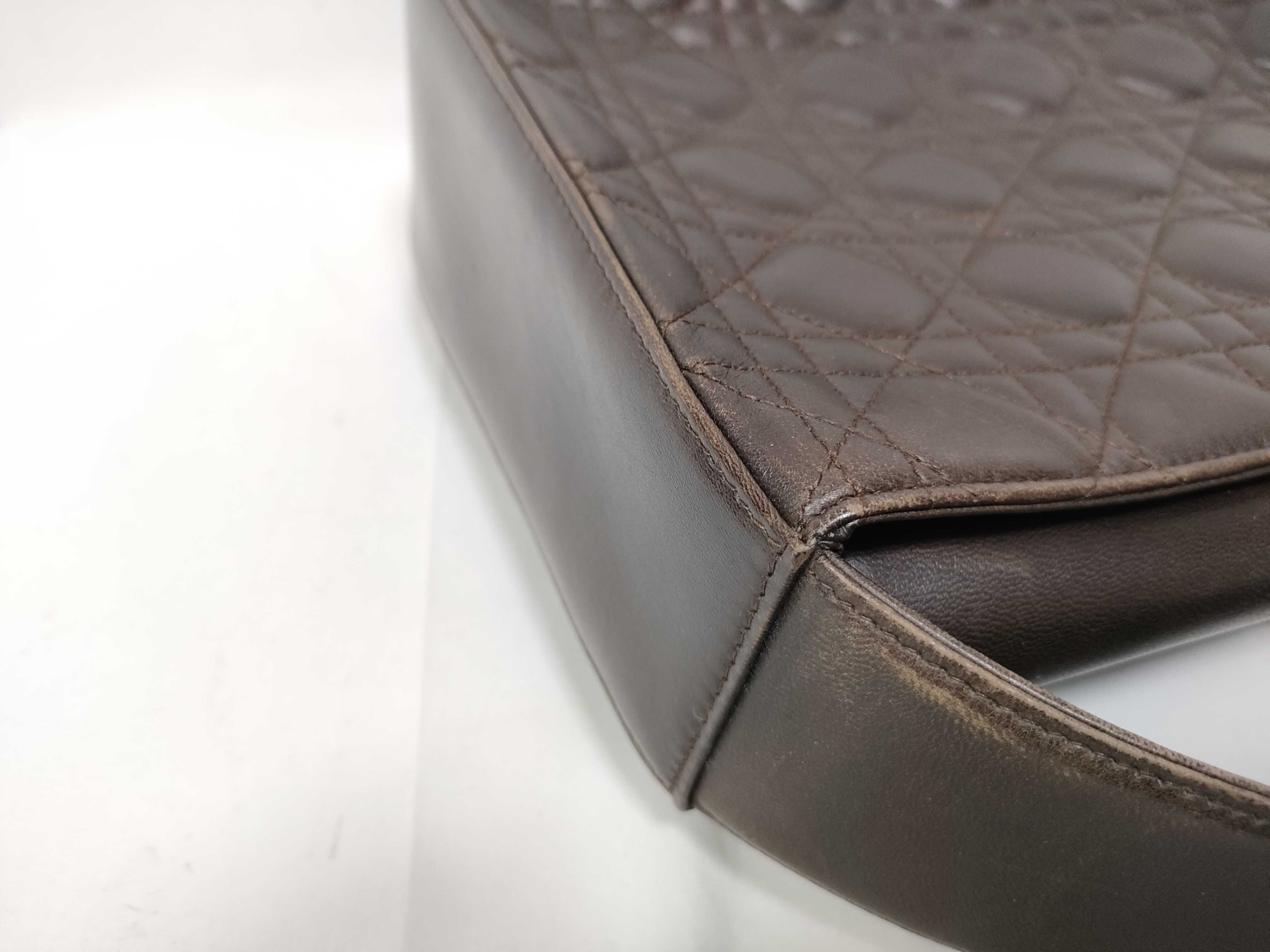 handbag with gold hardware, shoulder bag — view 9