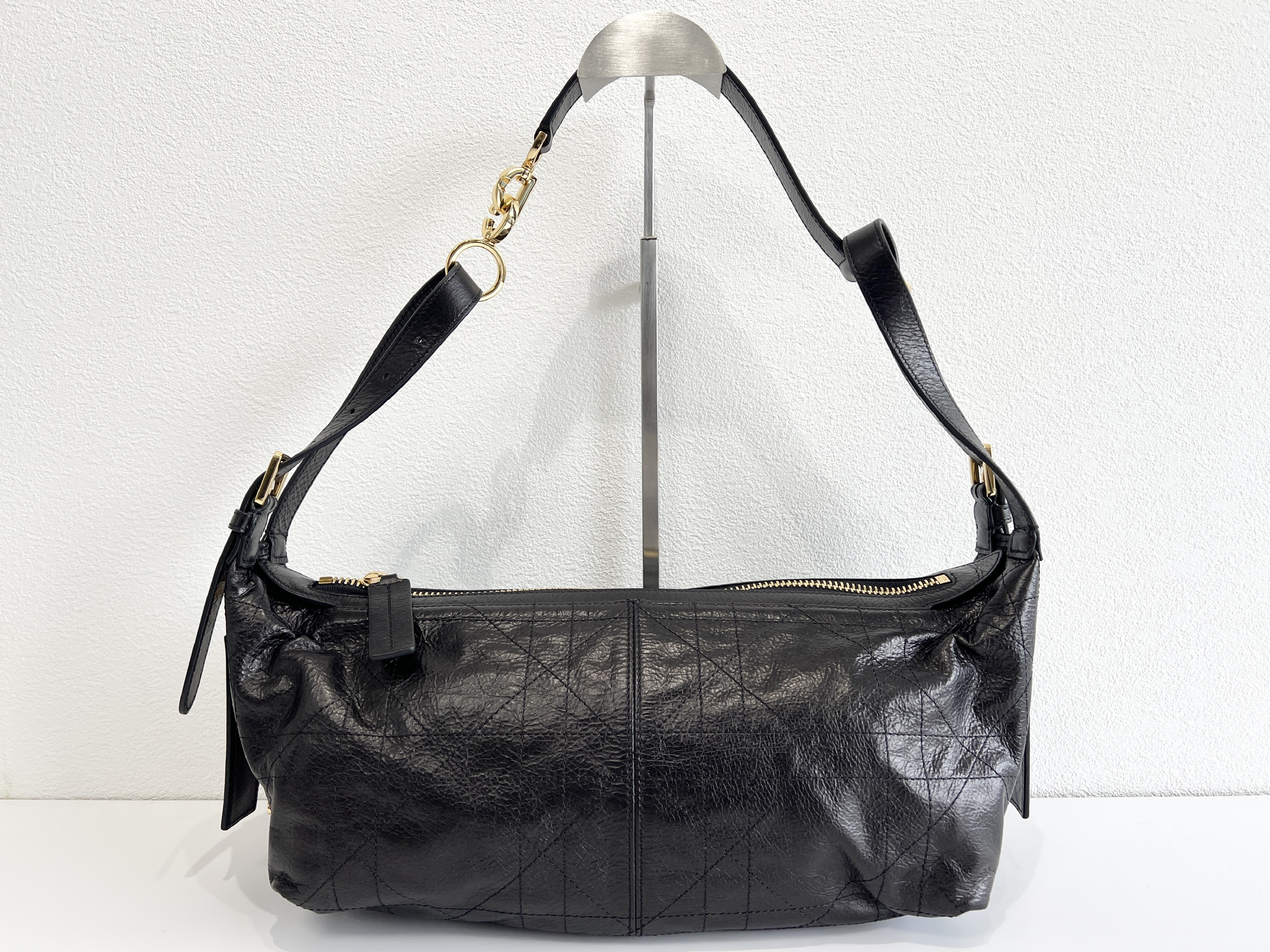 D Journey Hobo Macro Cannage Leather Shoulder Bag One-Shoulder Bag — view 2