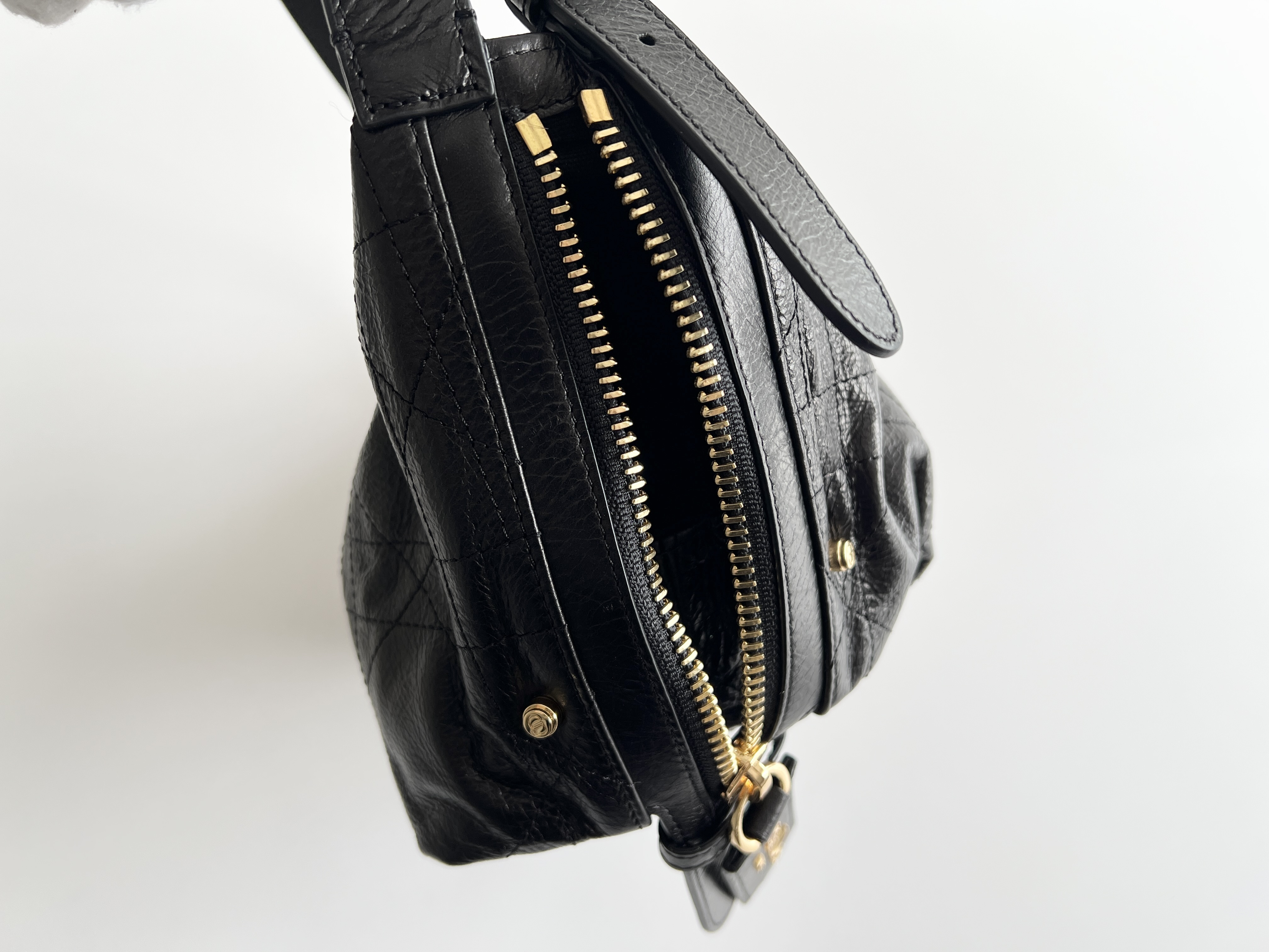 D Journey Hobo Macro Cannage Leather Shoulder Bag One-Shoulder Bag — view 13