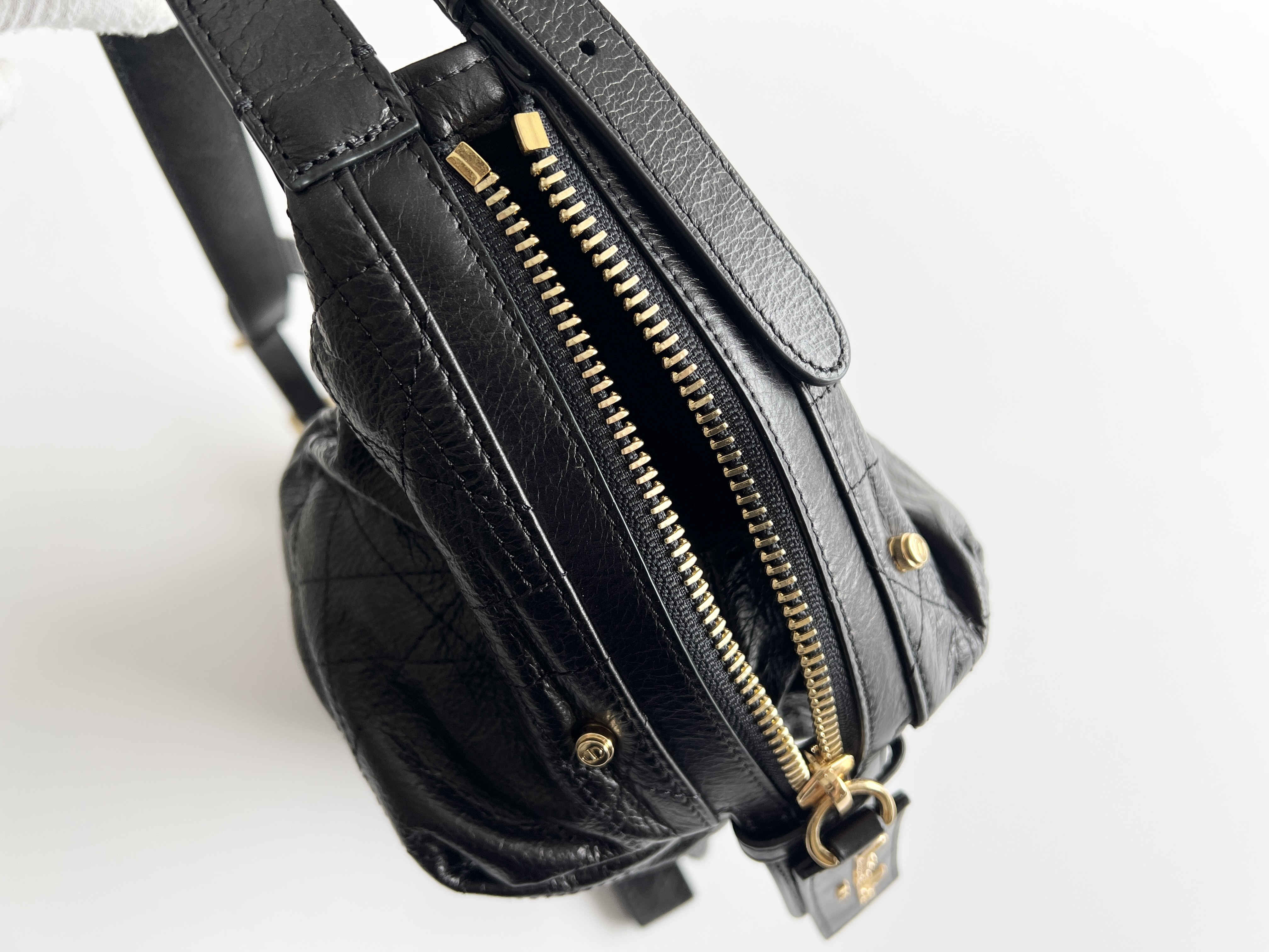 D Journey Hobo Macro Cannage Leather Shoulder Bag One-Shoulder Bag — view 14