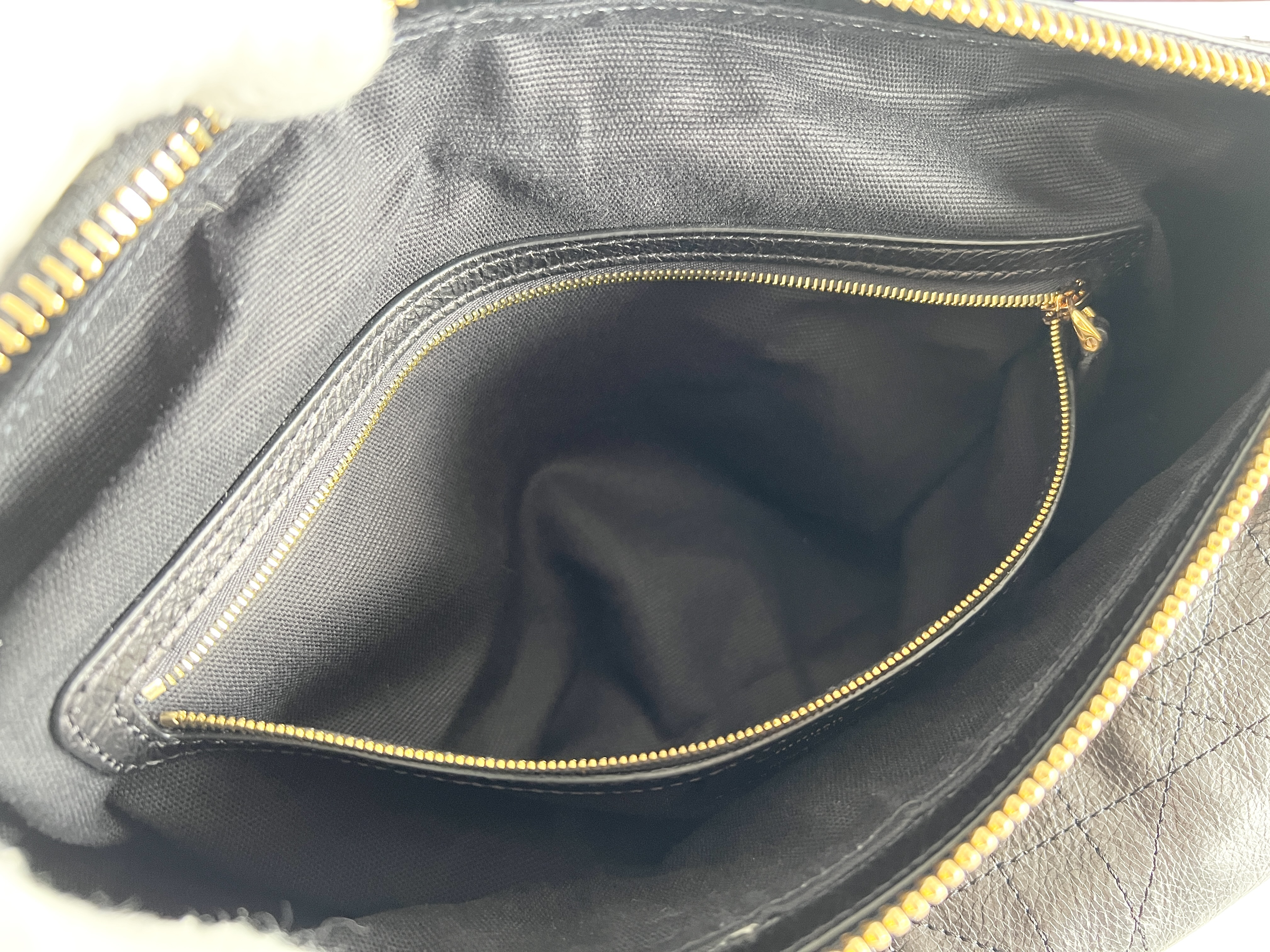 D Journey Hobo Macro Cannage Leather Shoulder Bag One-Shoulder Bag — view 7