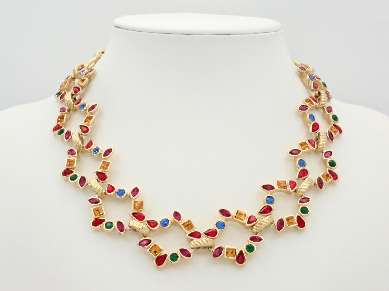 Other lines: Precious metals, necklaces, pendants — view 3