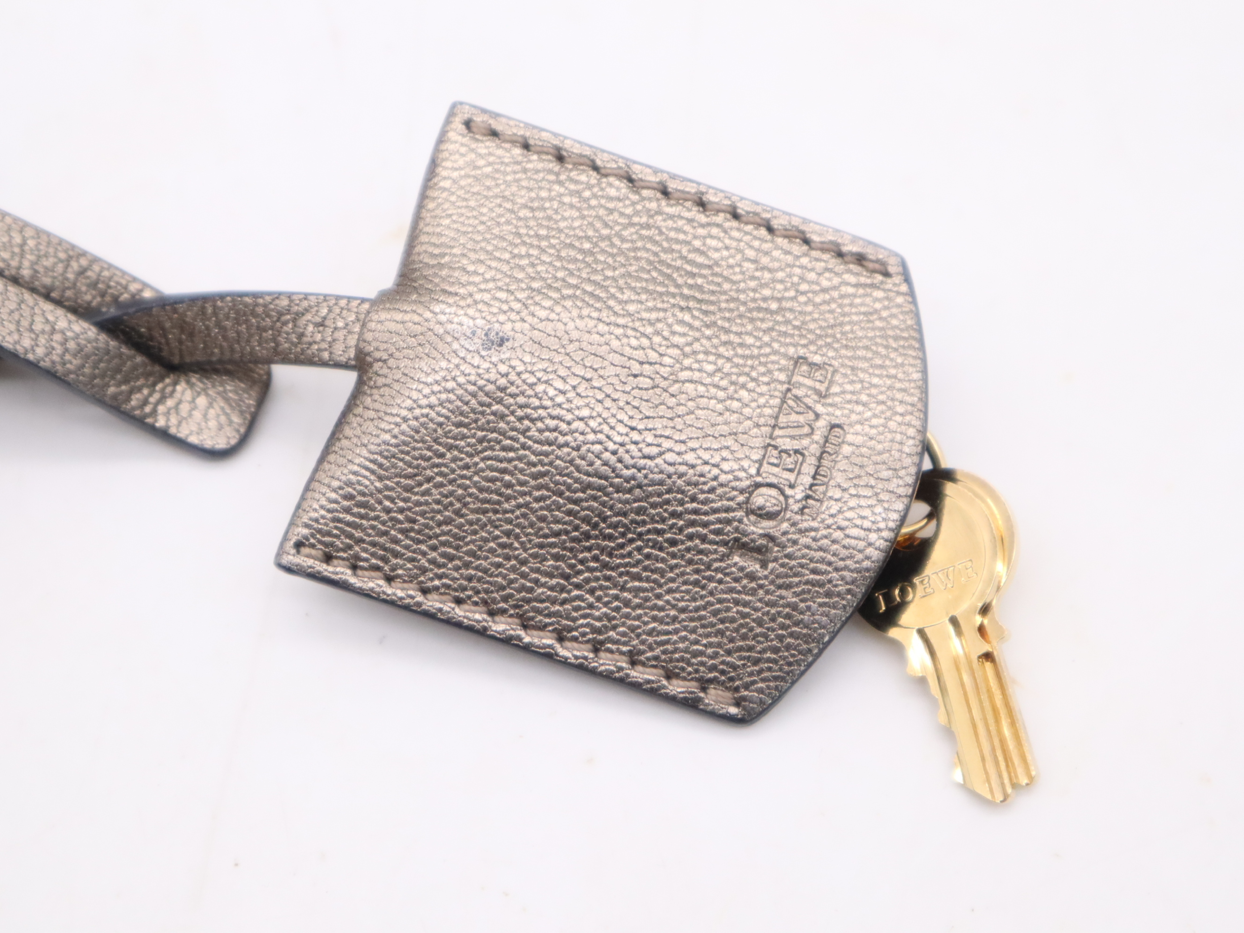 Leather Amazona 28 Handbag with Gold Hardware, Padlock, 2 Keys, and Clochette — view 15