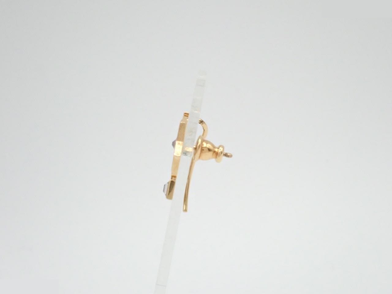 gold earrings — view 3