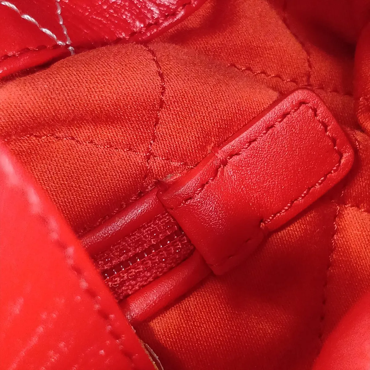 22 Backpack Shiny Calfskin Chain Backpack Red Gold Hardware UL9L7088 Random Plate — view 13