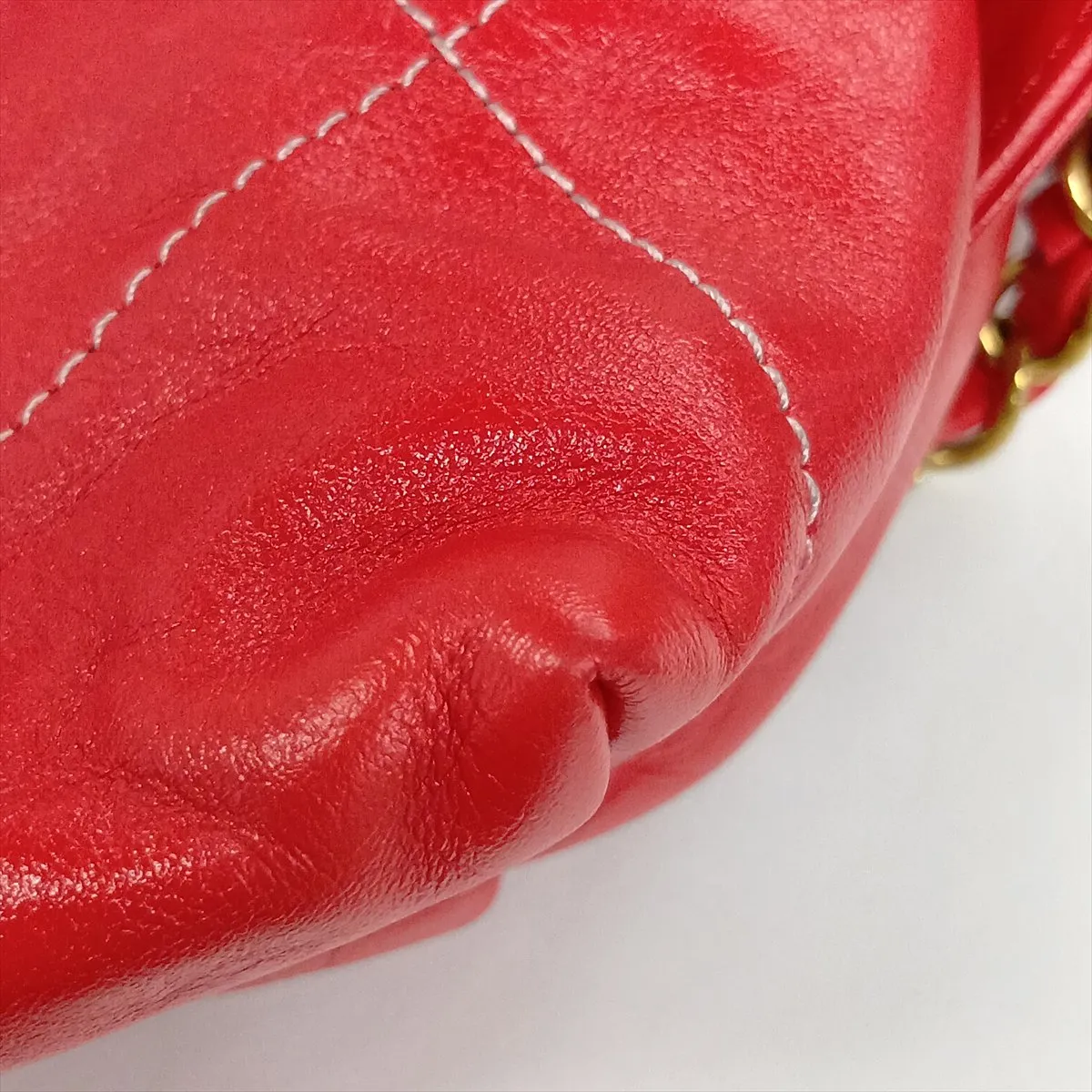 22 Backpack Shiny Calfskin Chain Backpack Red Gold Hardware UL9L7088 Random Plate — view 15
