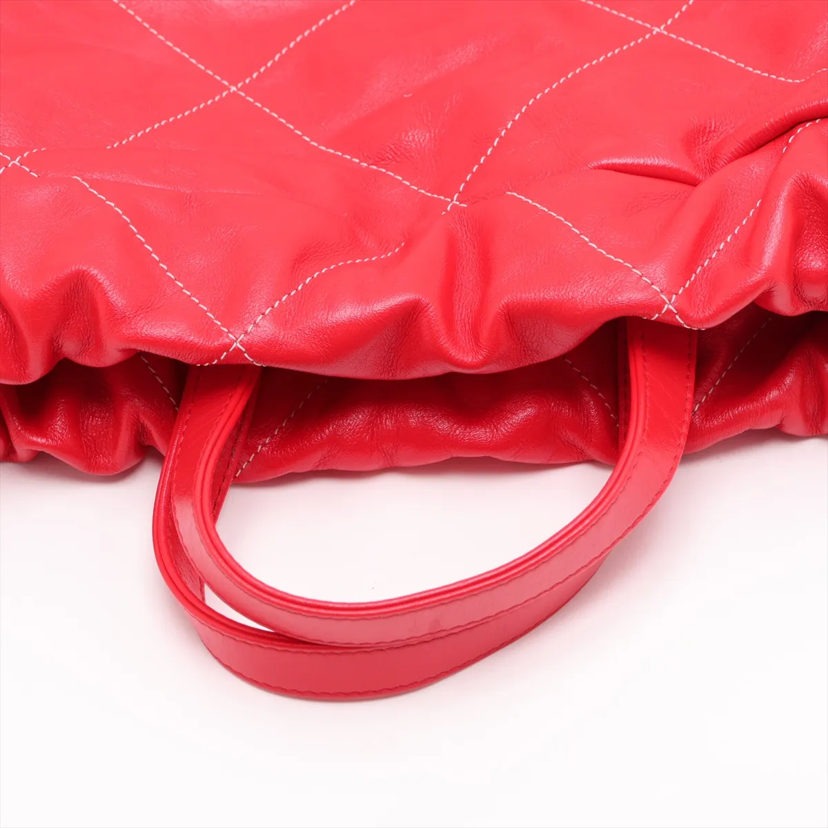 22 Backpack Shiny Calfskin Chain Backpack Red Gold Hardware UL9L7088 Random Plate — view 5
