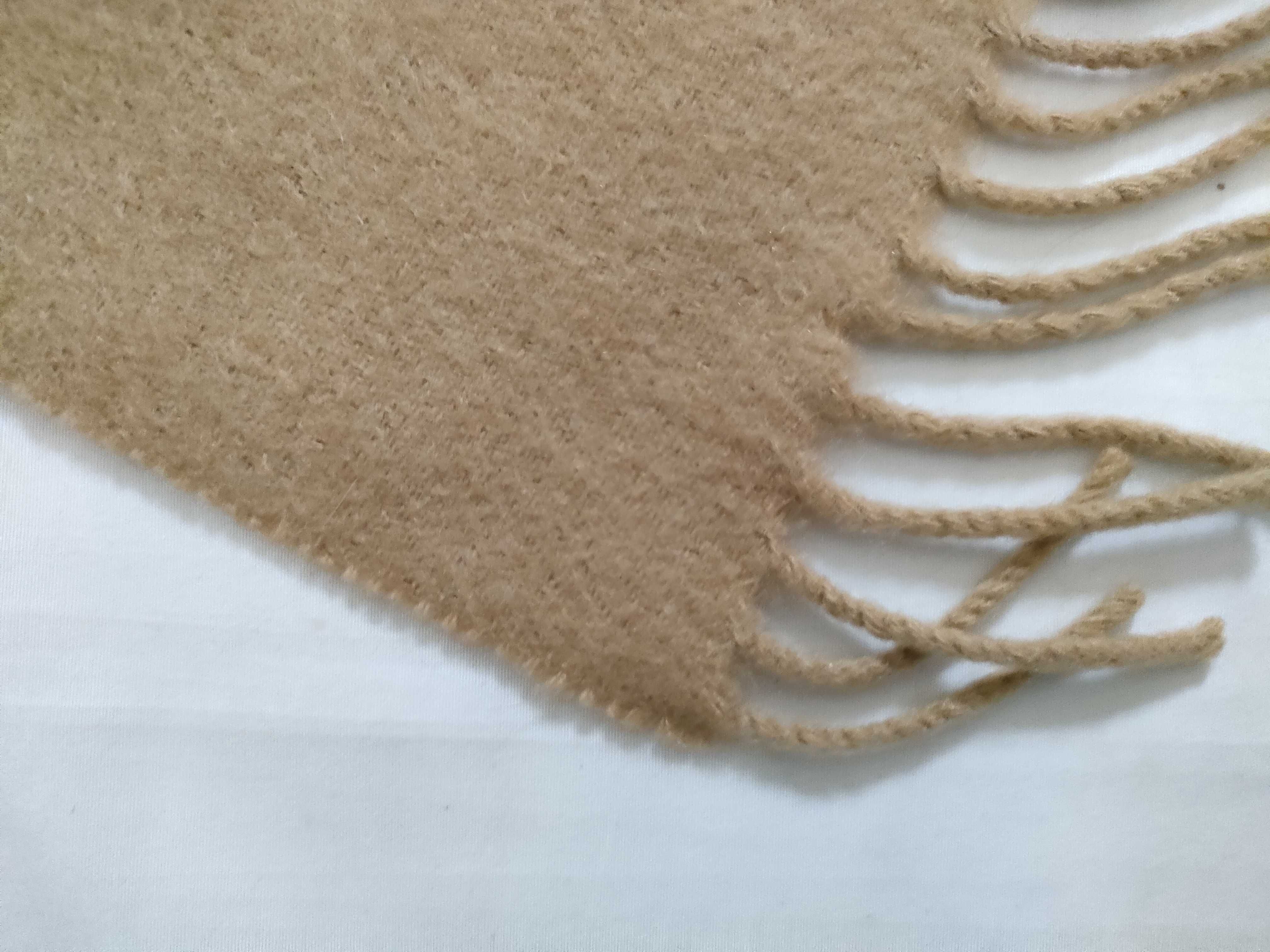 100% Cashmere Scarf, Nova Check Pattern, and other accessories. — view 5